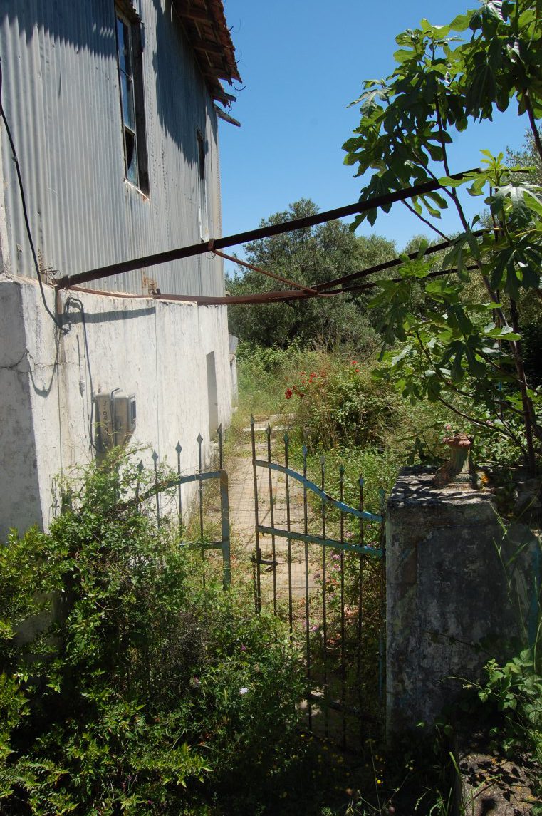 Εξωτερική άποψη του σπιτιού προς πώληση Ιθάκη Ελλάδα