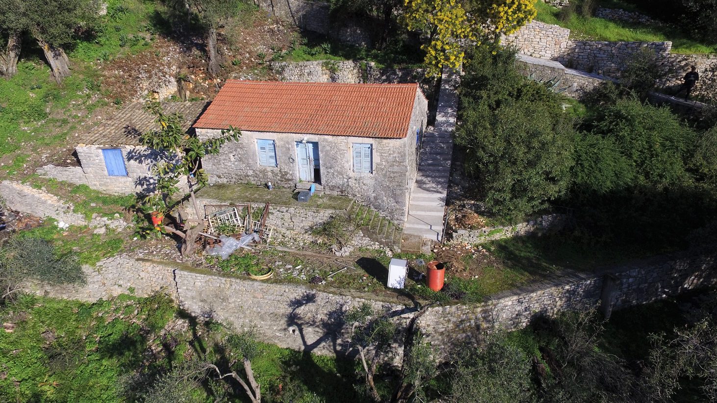 Εναέρια θέα του σπιτιού προς πώληση στην Ιθακωβά Ελλάδα, Κιόνι