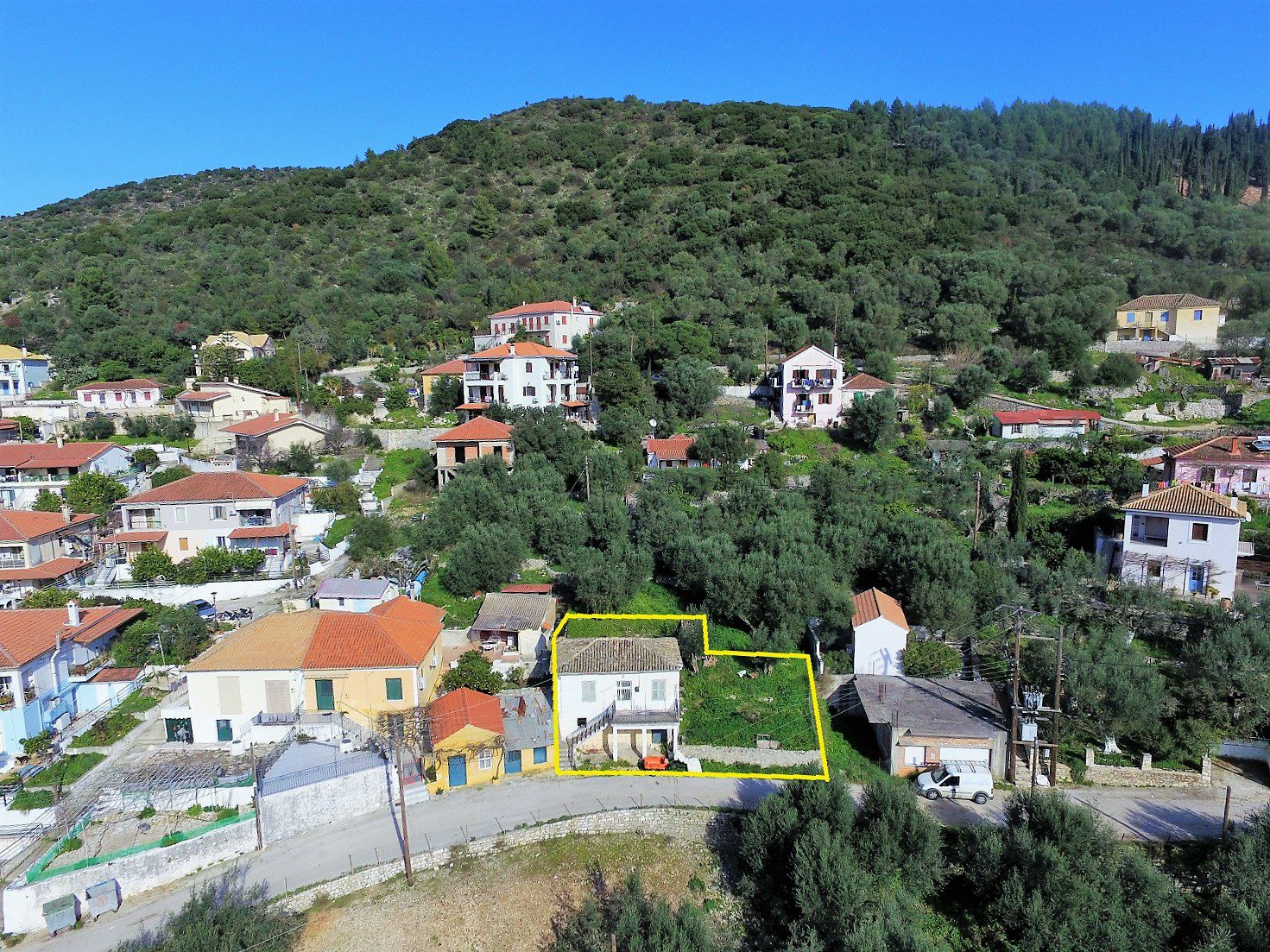 Εναέρια θέα με τα σύνορα του σπιτιού προς πώληση στην Ιθάκη Ελλάδα, Βαθύ