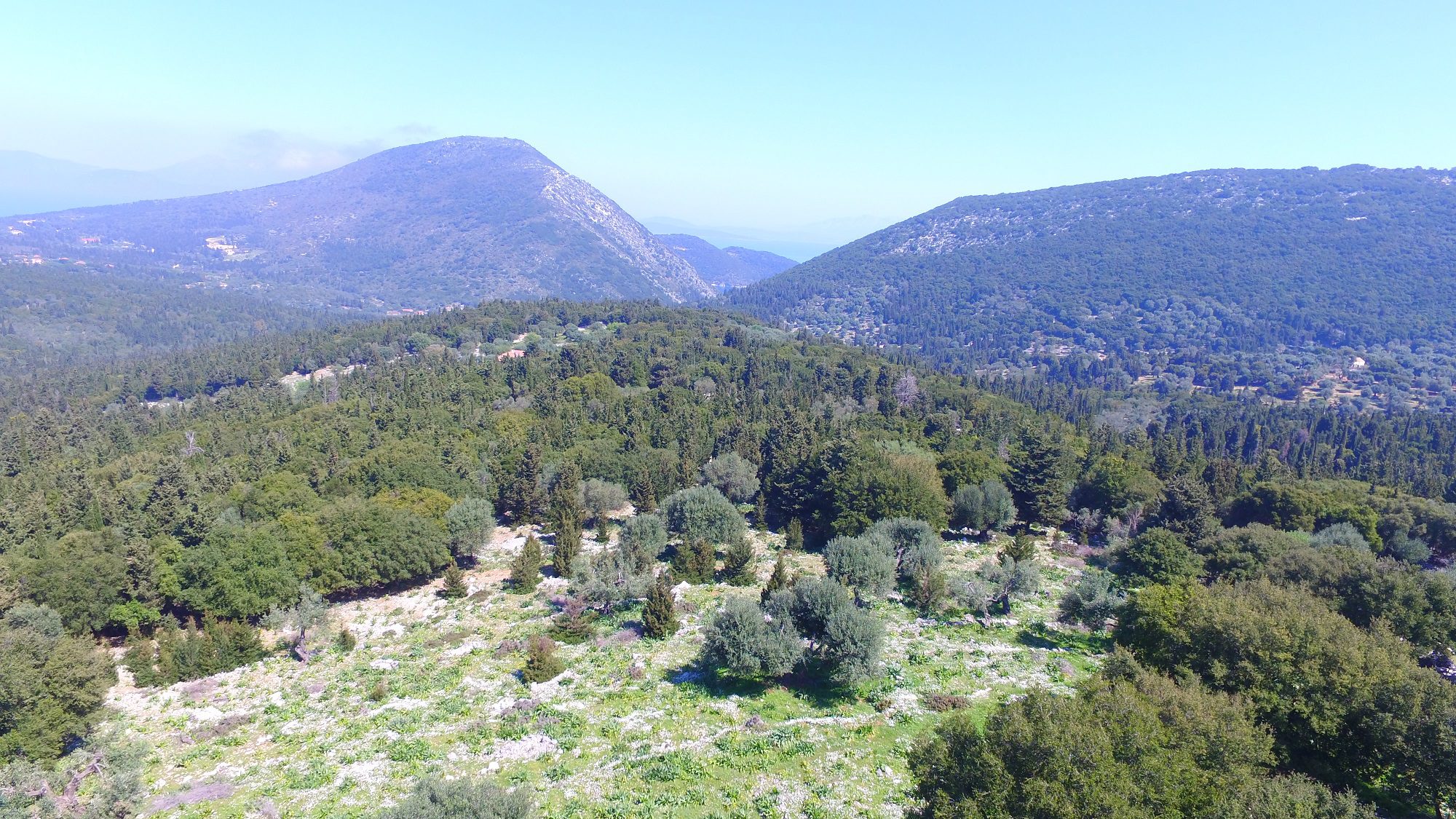 Εναέρια άποψη της γης προς πώληση στην Ιθάκη Ελλάδα