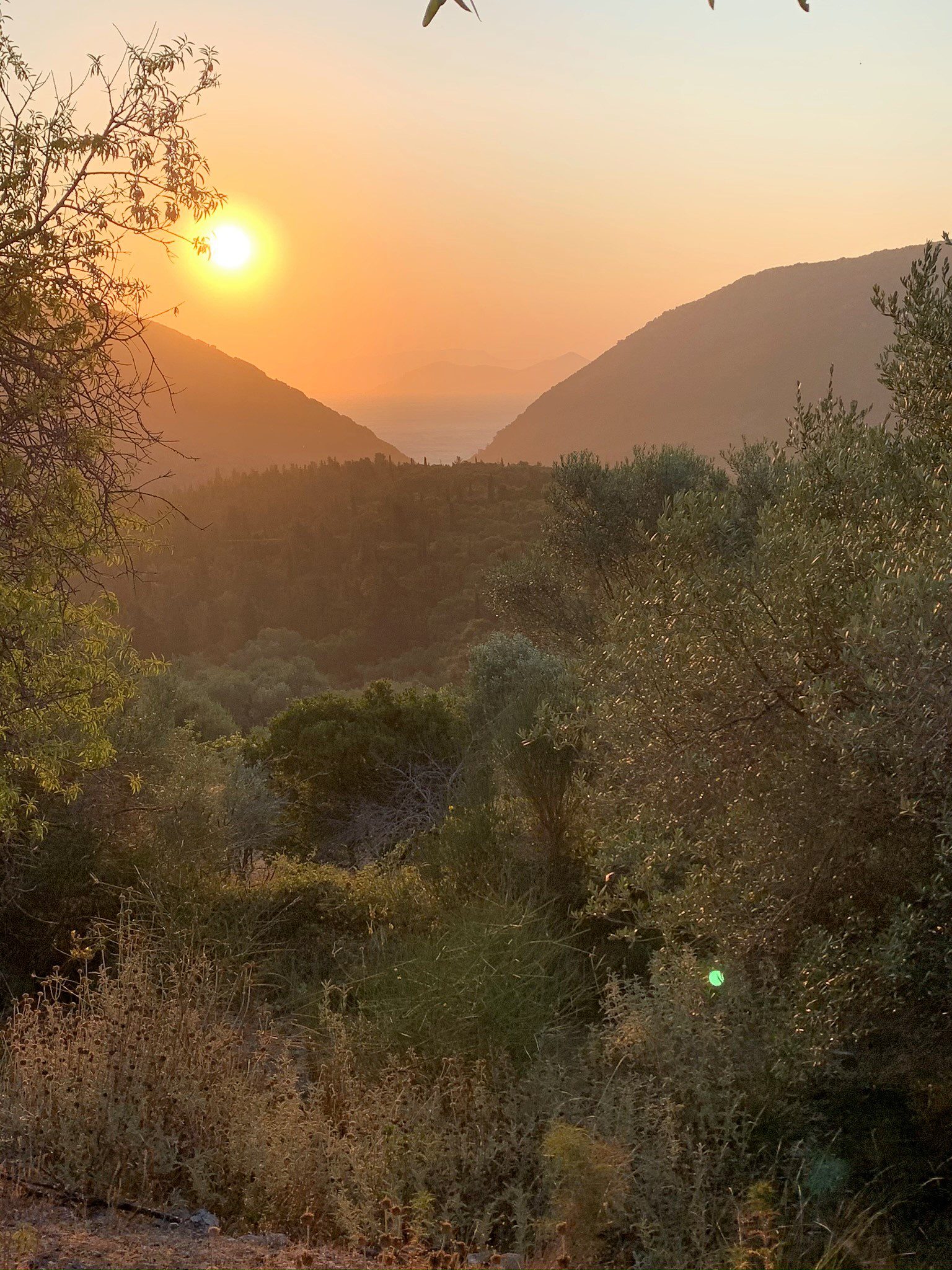 Θέα στο ηλιοβασίλεμα από το οικόπεδο προς πώληση Ιθάκα Ελλάδα, Πιλικάτα