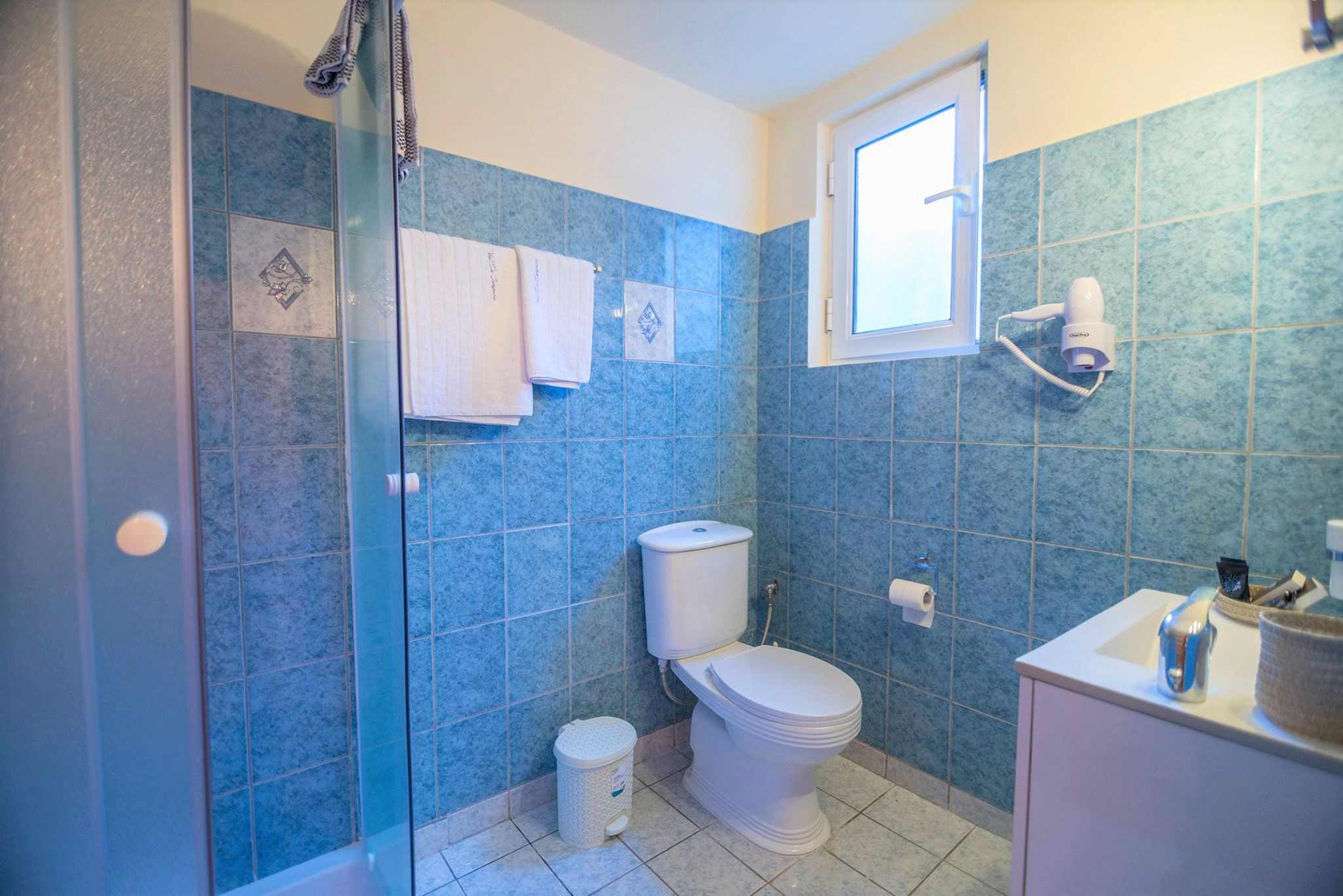 Bathroom of bussiness for sale , Ithaca Greece Vathi