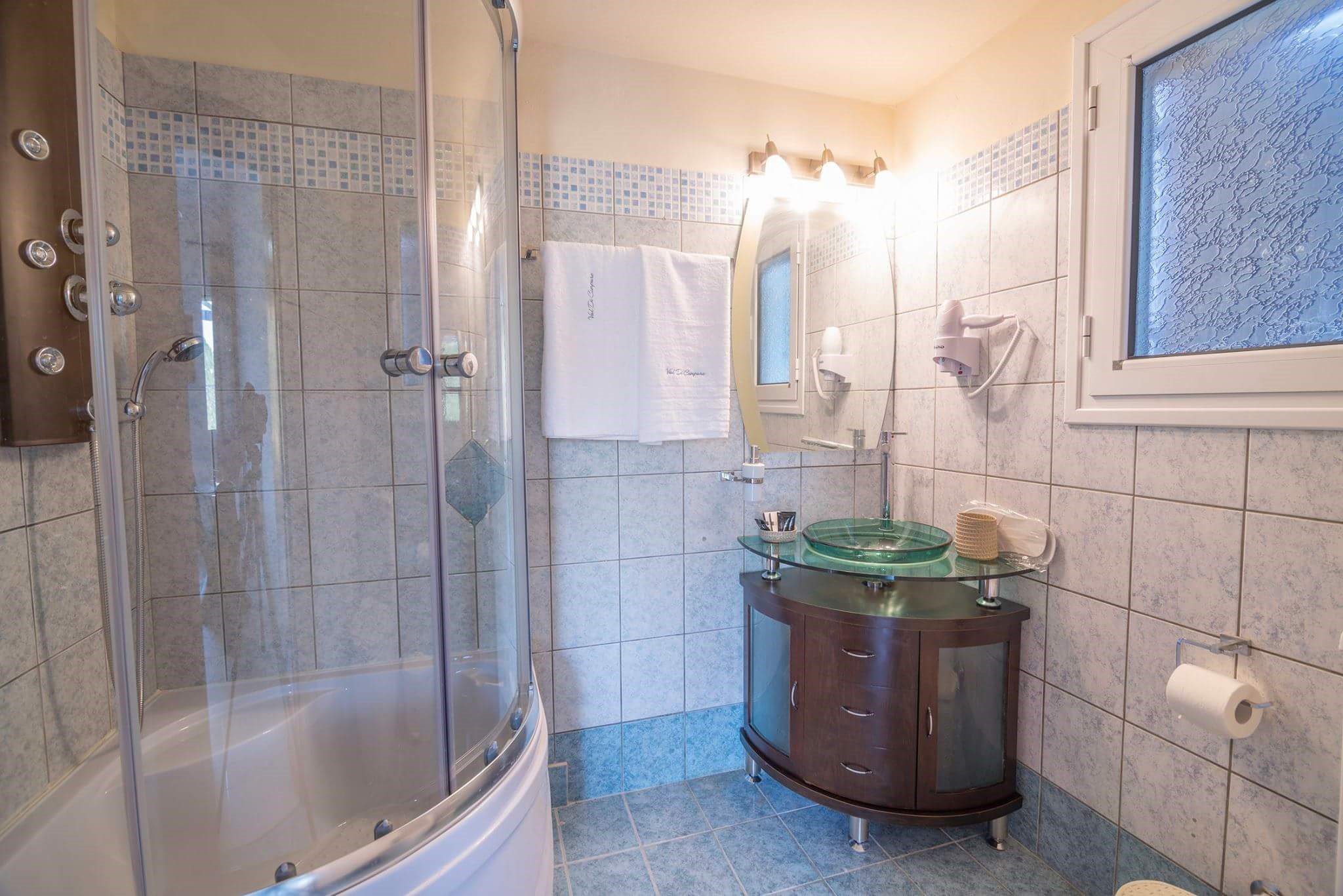 Bathroom of bussiness for sale , Ithaca Greece Vathi