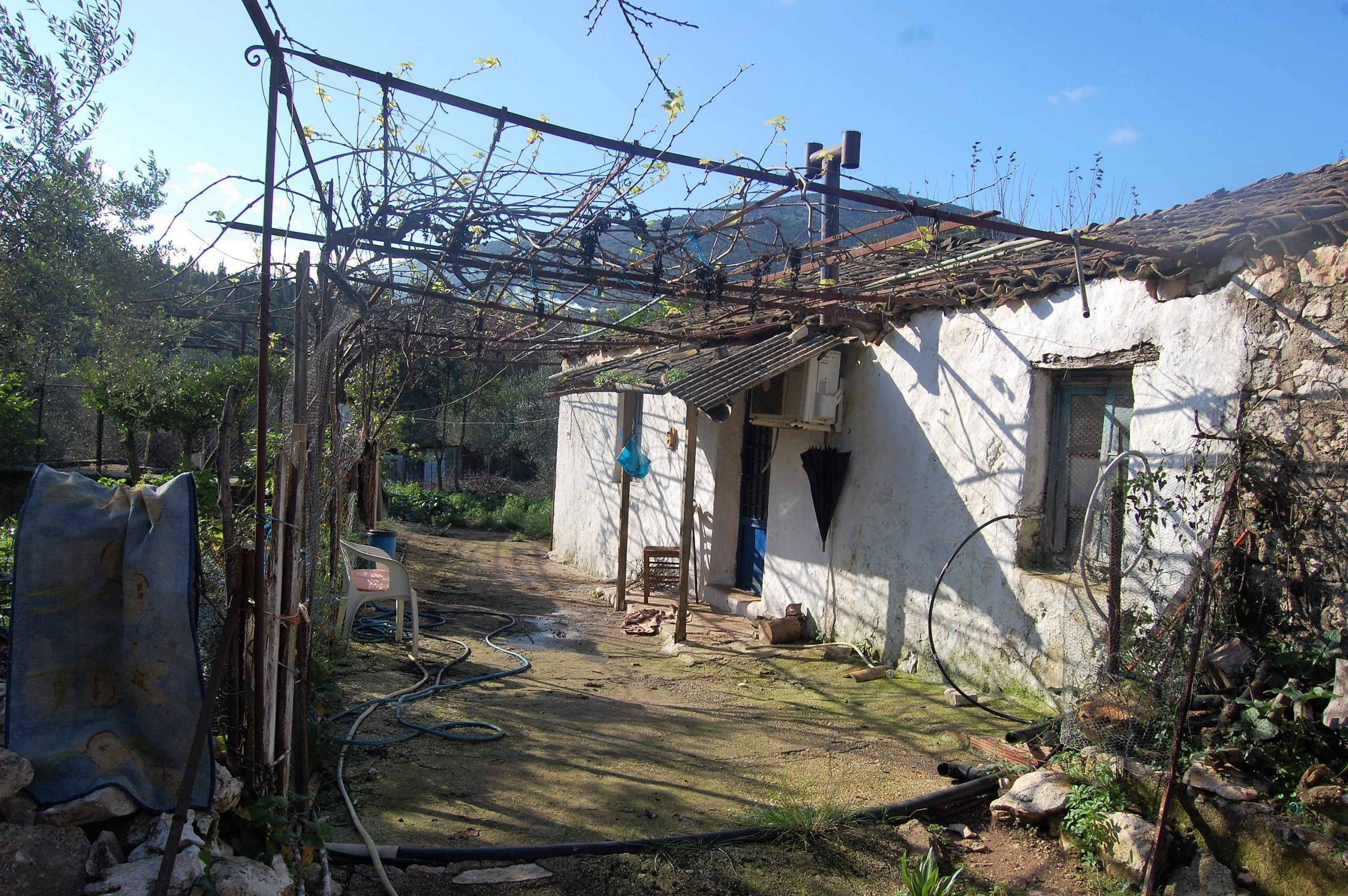 Εξωτερική πρόσοψη κατοικίας προς πώληση στην Ιθάκα, Λαχός