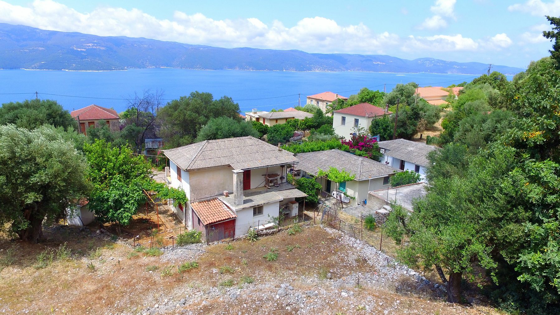 Εναέρια θέα της θάλασσας του σπιτιού προς πώληση στην Ιθάκη Ελλάδα, Λεύκη