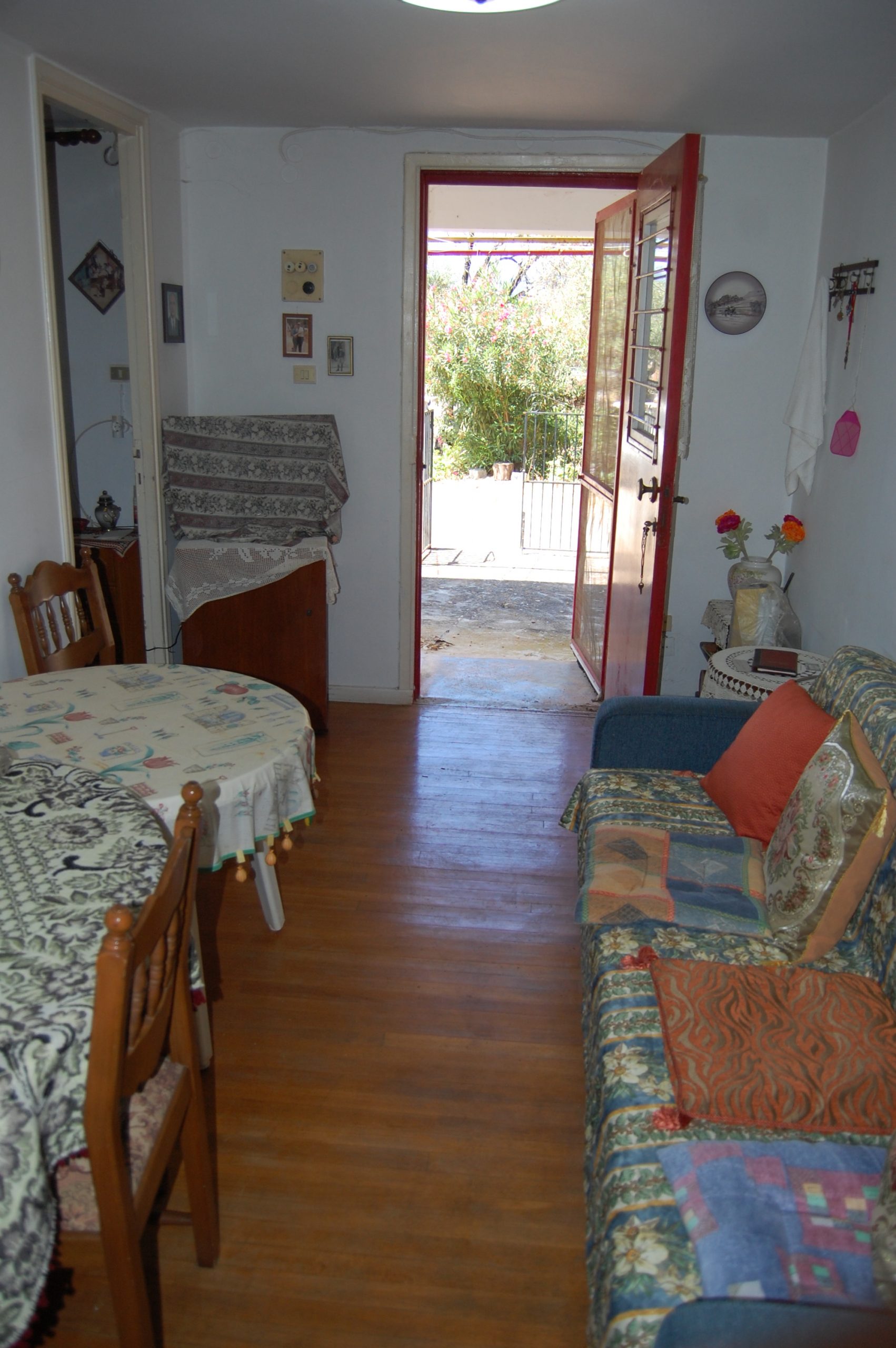 Εσωτερικό του σπιτιού προς πώληση στην Ιθάκη Ελλάδα, Λεύκη