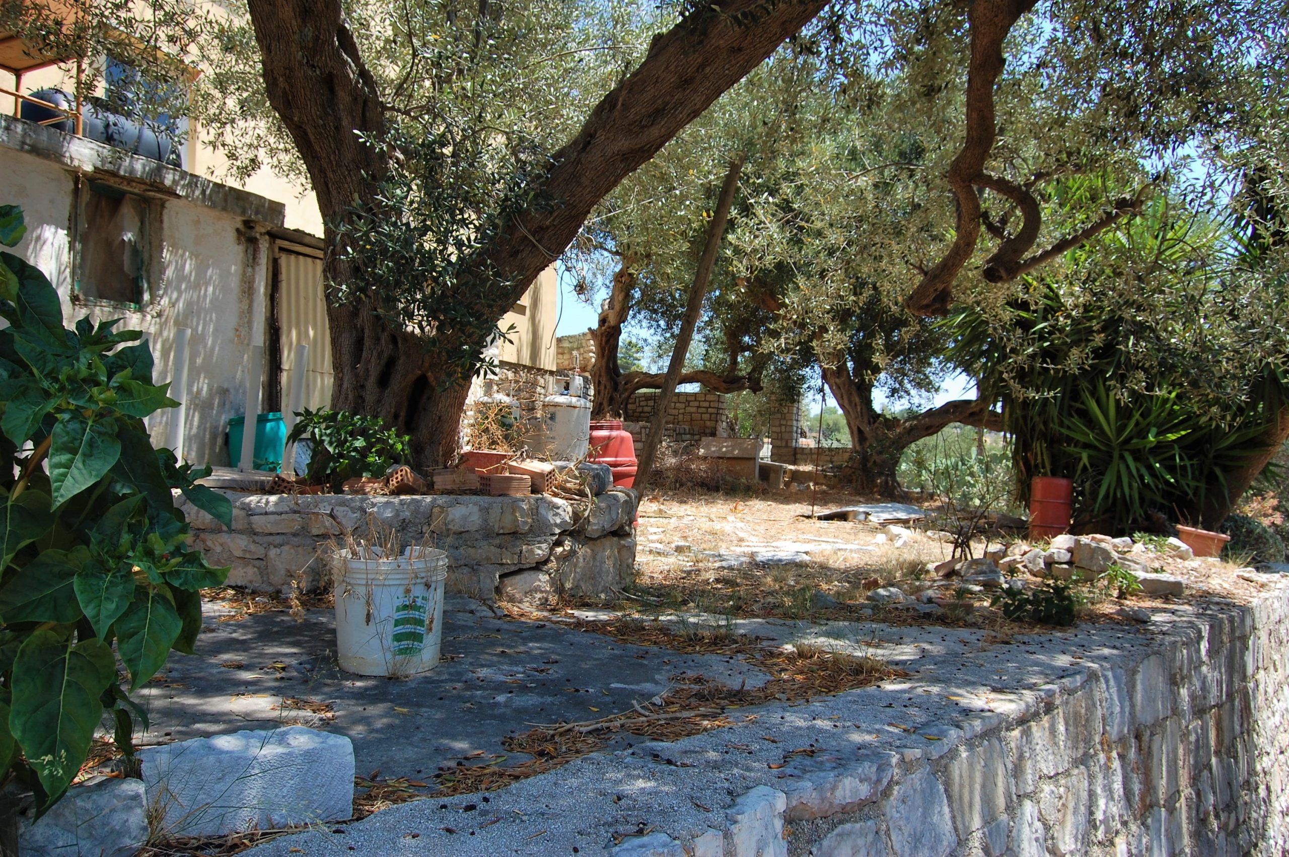 Εξωτερική βεράντα του ακινήτου προς πώληση στο Βαθύ Ιθάκη Ελλάδα