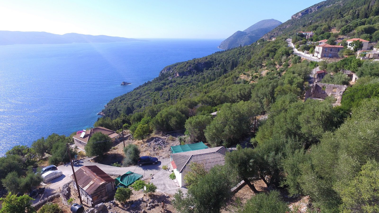 Εναέρια και θαλάσσια θέα από το σπίτι προς πώληση Ιθάκη Ελλάδα Λεύκη