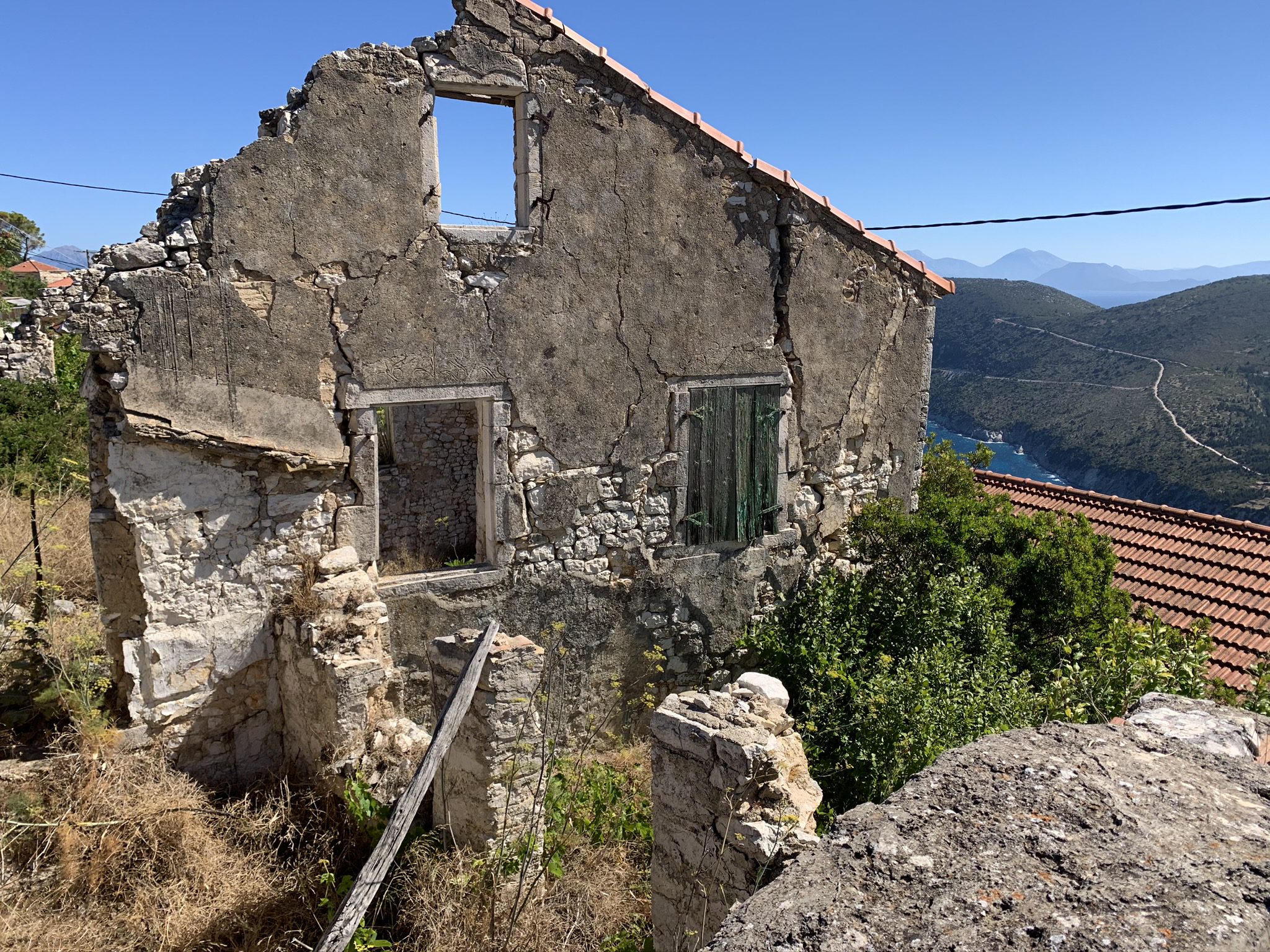 Οικόπεδο με ερείπια προς πώληση Ιθάκια Ελλάδα Εξωγή