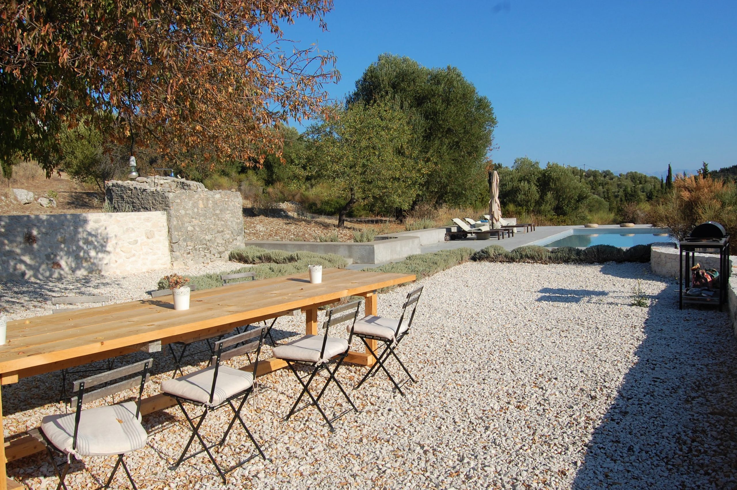 Outdoor entertainment area at Villa Kalos for rent, Ithaca Greece Lahos