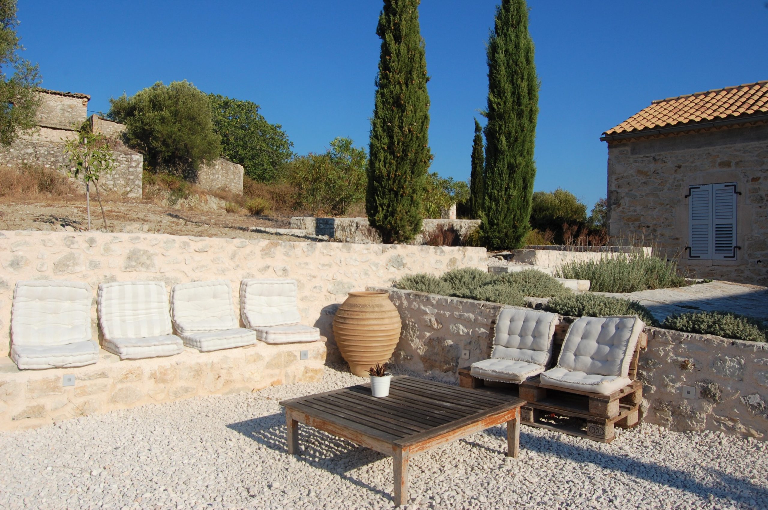 Stone built Villa Kalos and outside courtyard for rent, Ithaca Greece Lahos