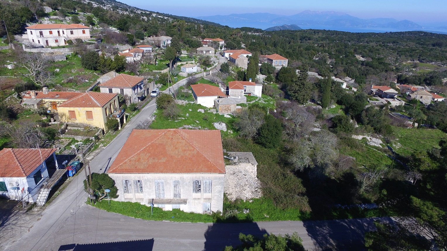 εναέρια άποψη του σπιτιού προς πώληση στην Ιθάκη Ελλάδας Ανώγη