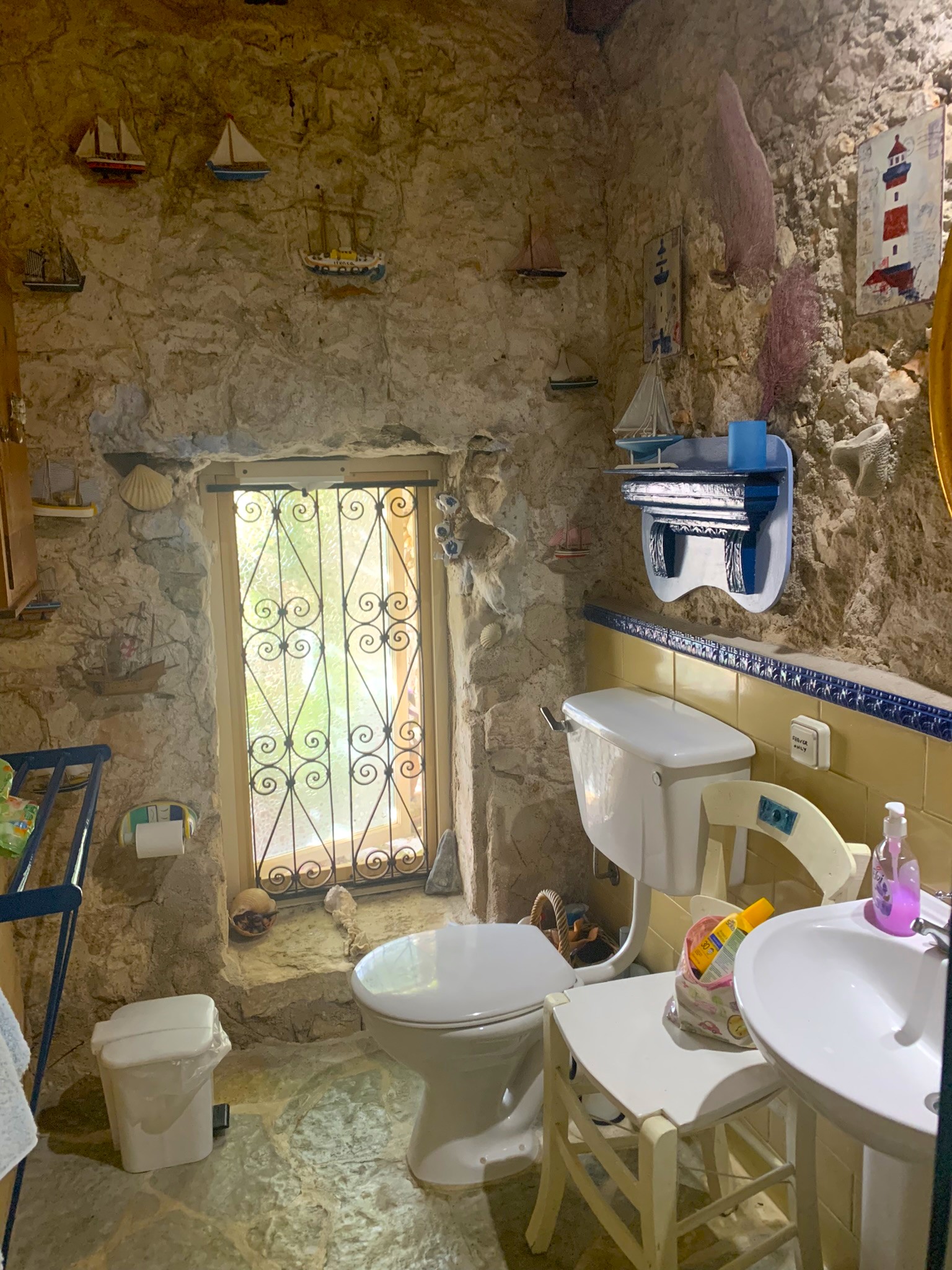 Bathroom of house for sale in Ithaca Greece, Lahos