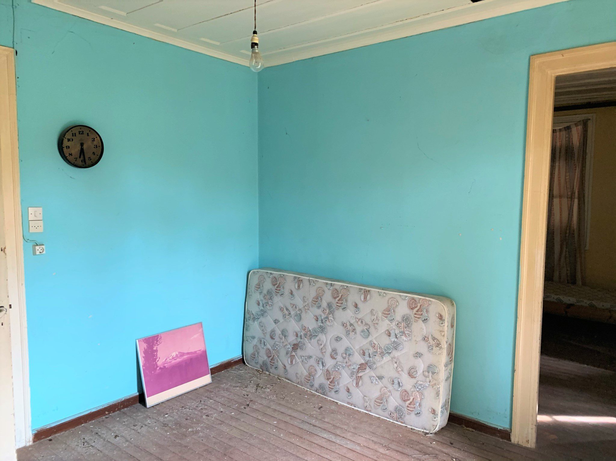 Εσωτερικό υπνοδωμάτιο του σπιτιού προς πώληση στην Ιθάκη Ελλάδα Βαθύ
