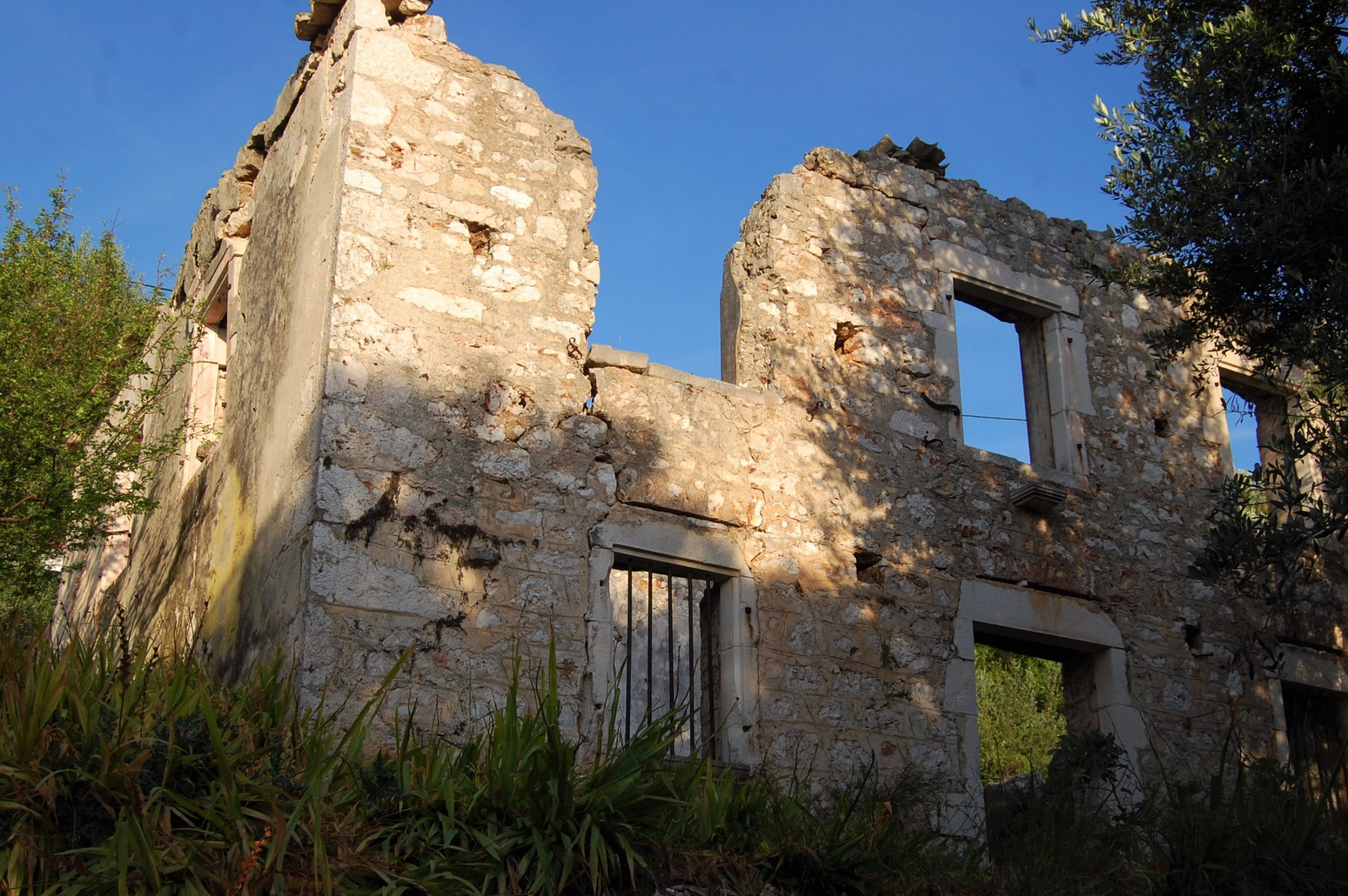 Ερείπιο γης προς πώληση στην Ιθάκη, Λευκάκι