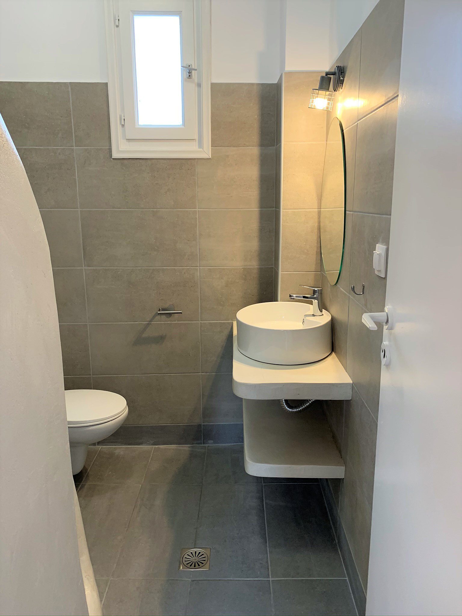 Bathroom of holiday apartments for rent Ithaca Greece, Kioni