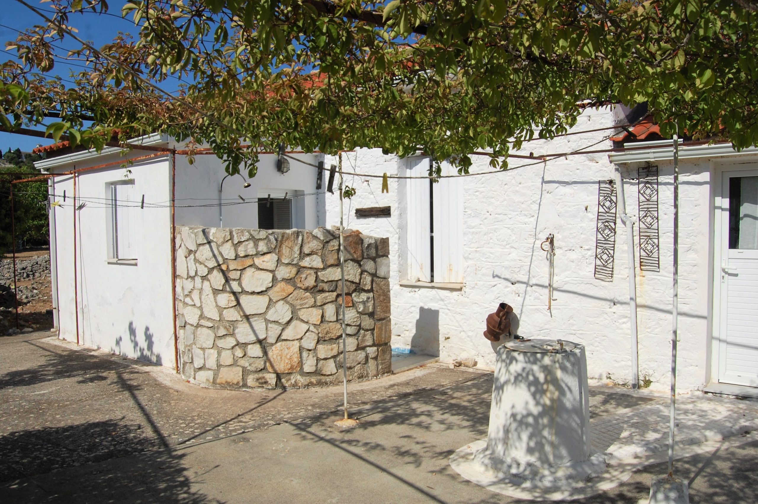 Outside space of holiday house for Rent on Ithaca Greece, Afales