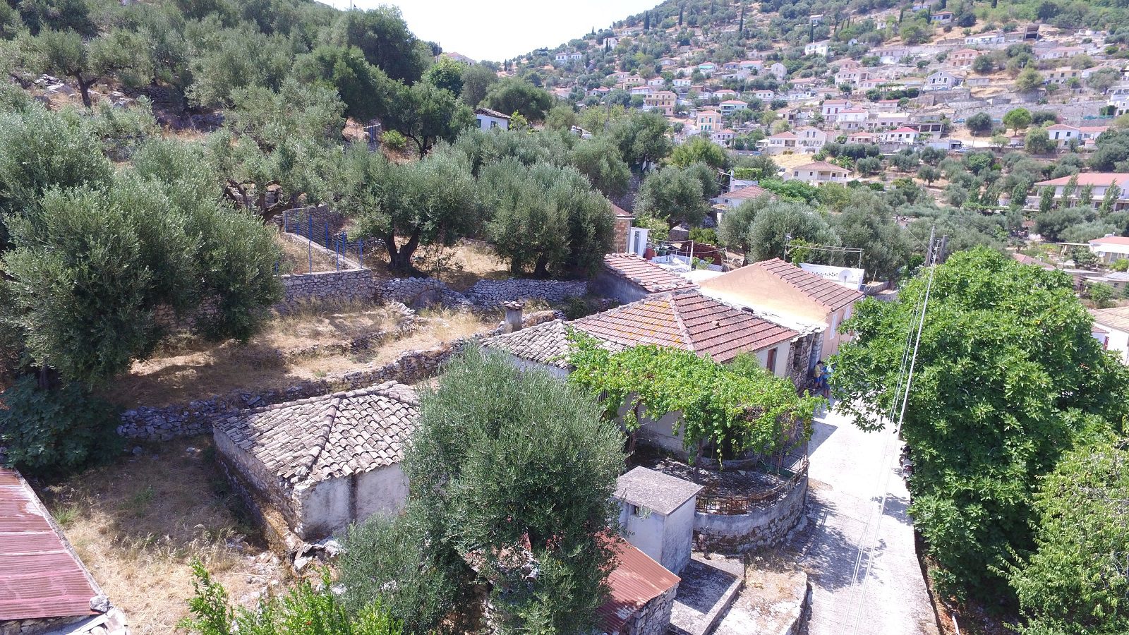 Εναέρια θέα και σύνορα κατοικίας προς πώληση Ιθάκια Ελλάδα, Περαχώρι