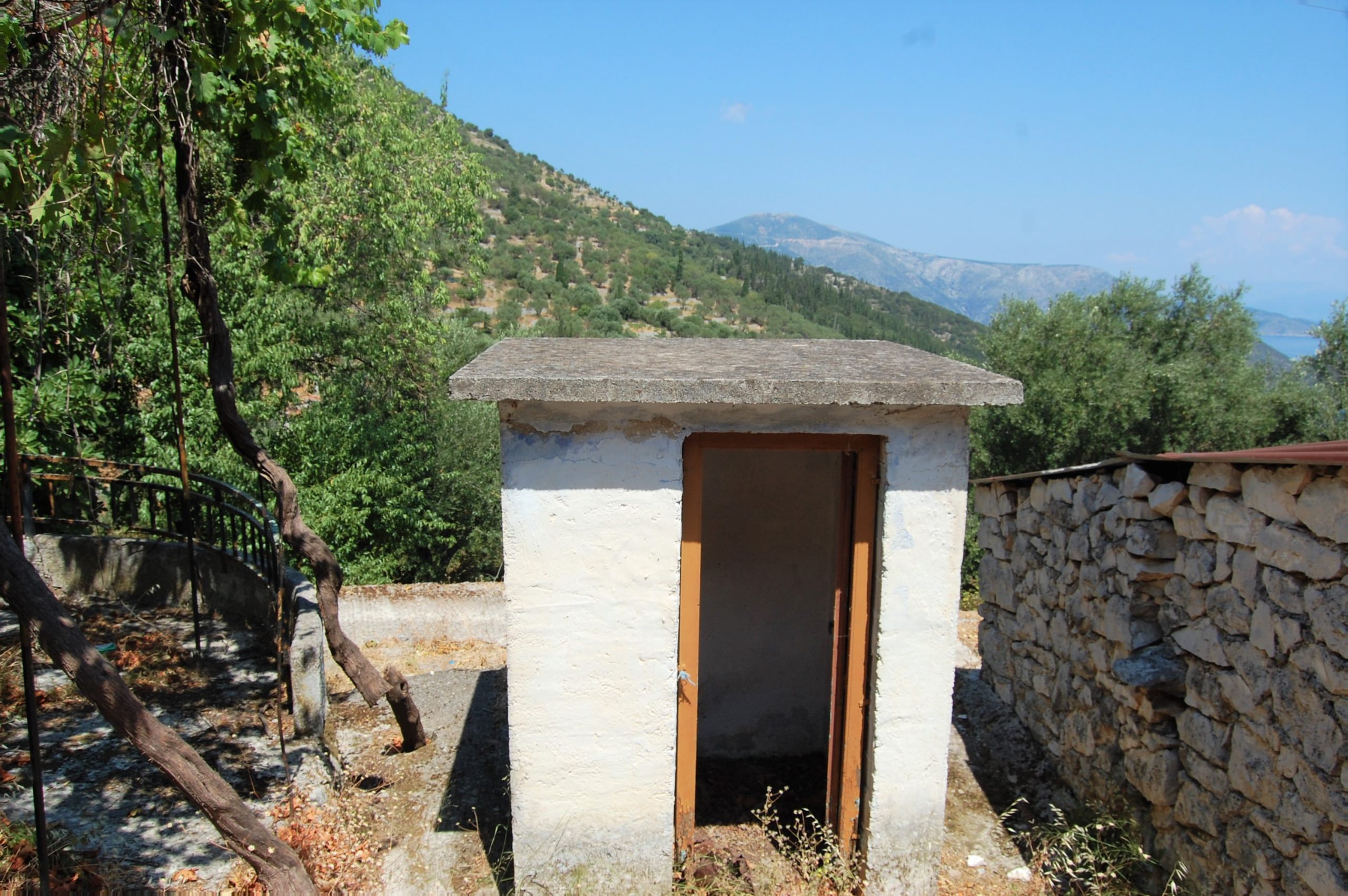 Small building next to house for sale in Ithaca Greece, Perachori