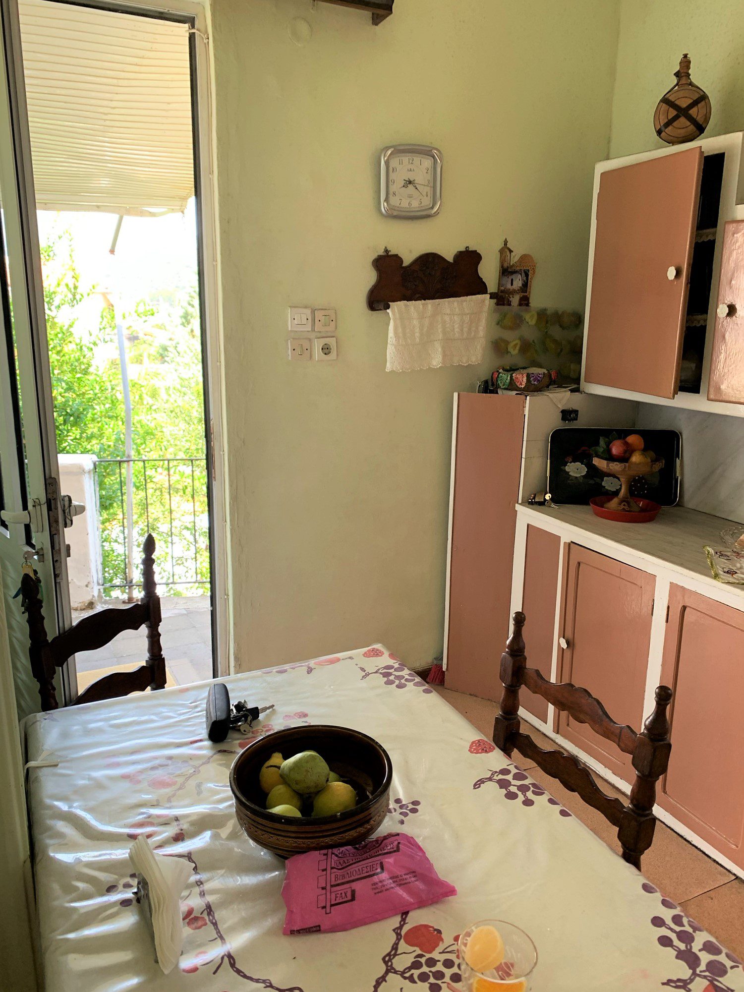 Κουζίνα κατοικίας προς πώληση στην Ιθάκη, Βαθύ