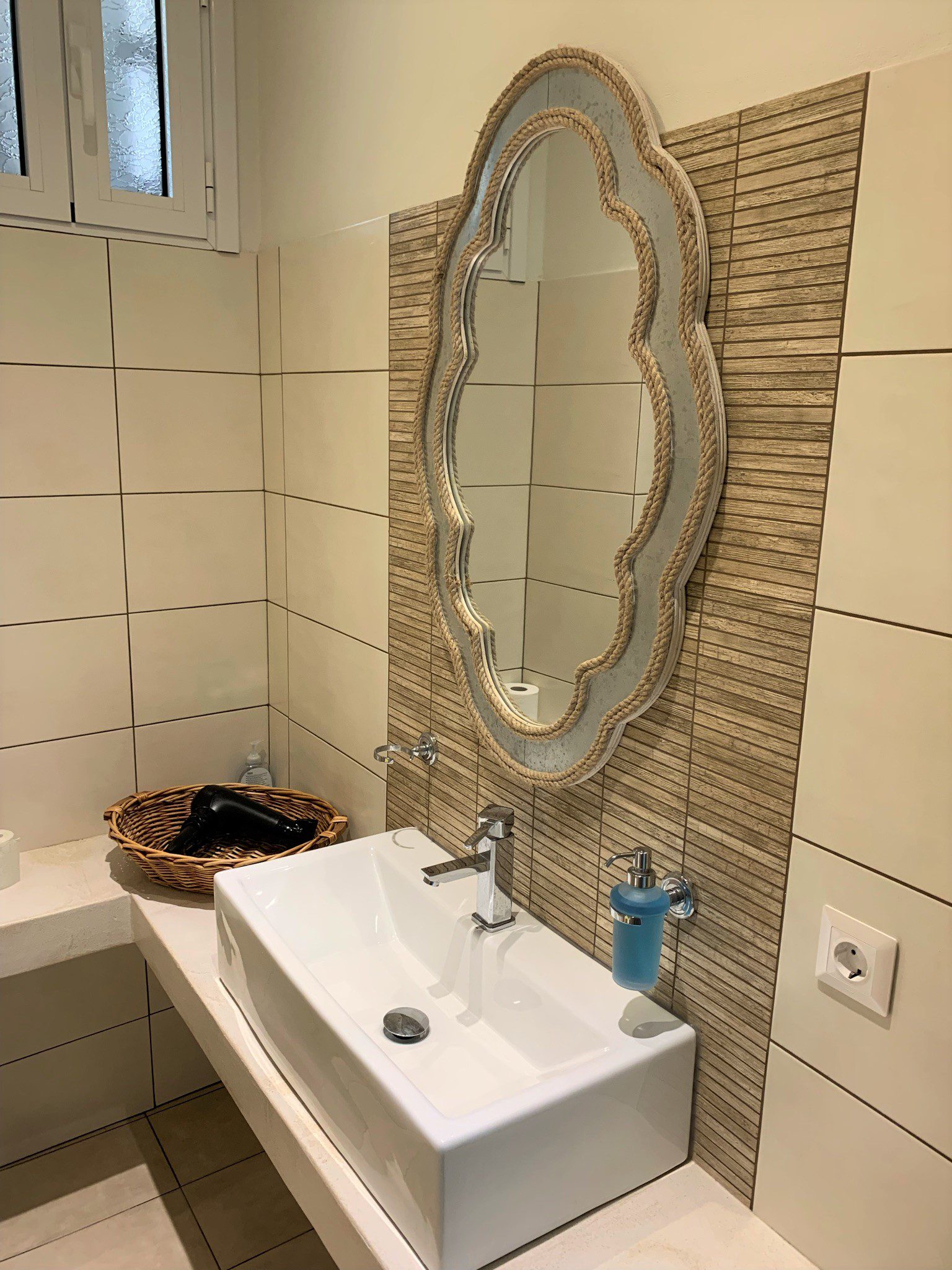 Bathroom of apartment for rent in Ithaca Greece, Frikes