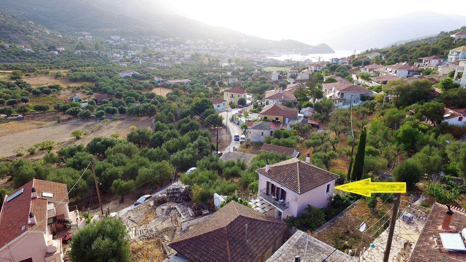 Εναέρια άποψη του σπιτιού προς πώληση Ιθάκη Ελλάδα, Βαθύ