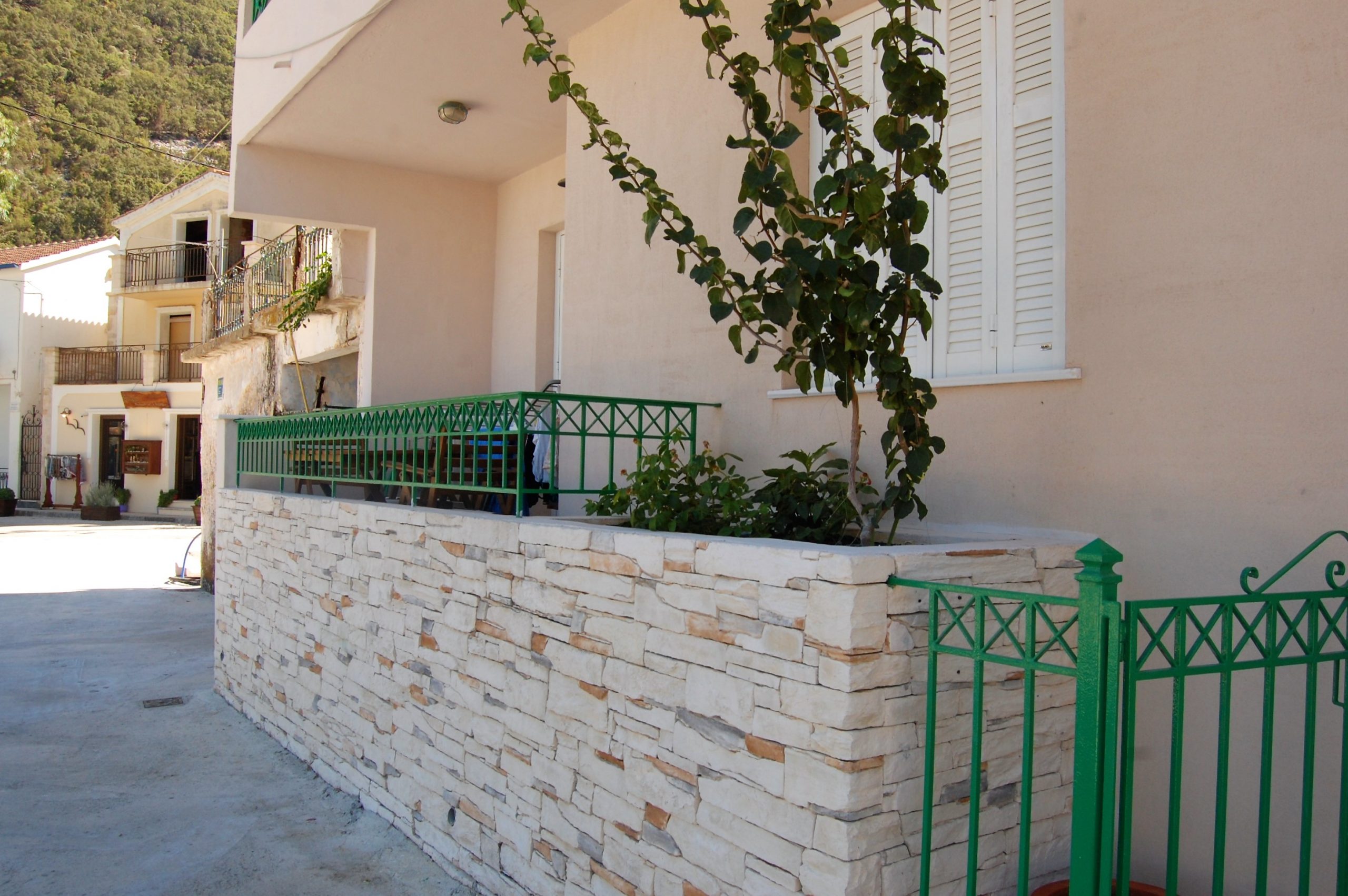 Entrance to apartment for rent in Ithaca Greece, Frikes