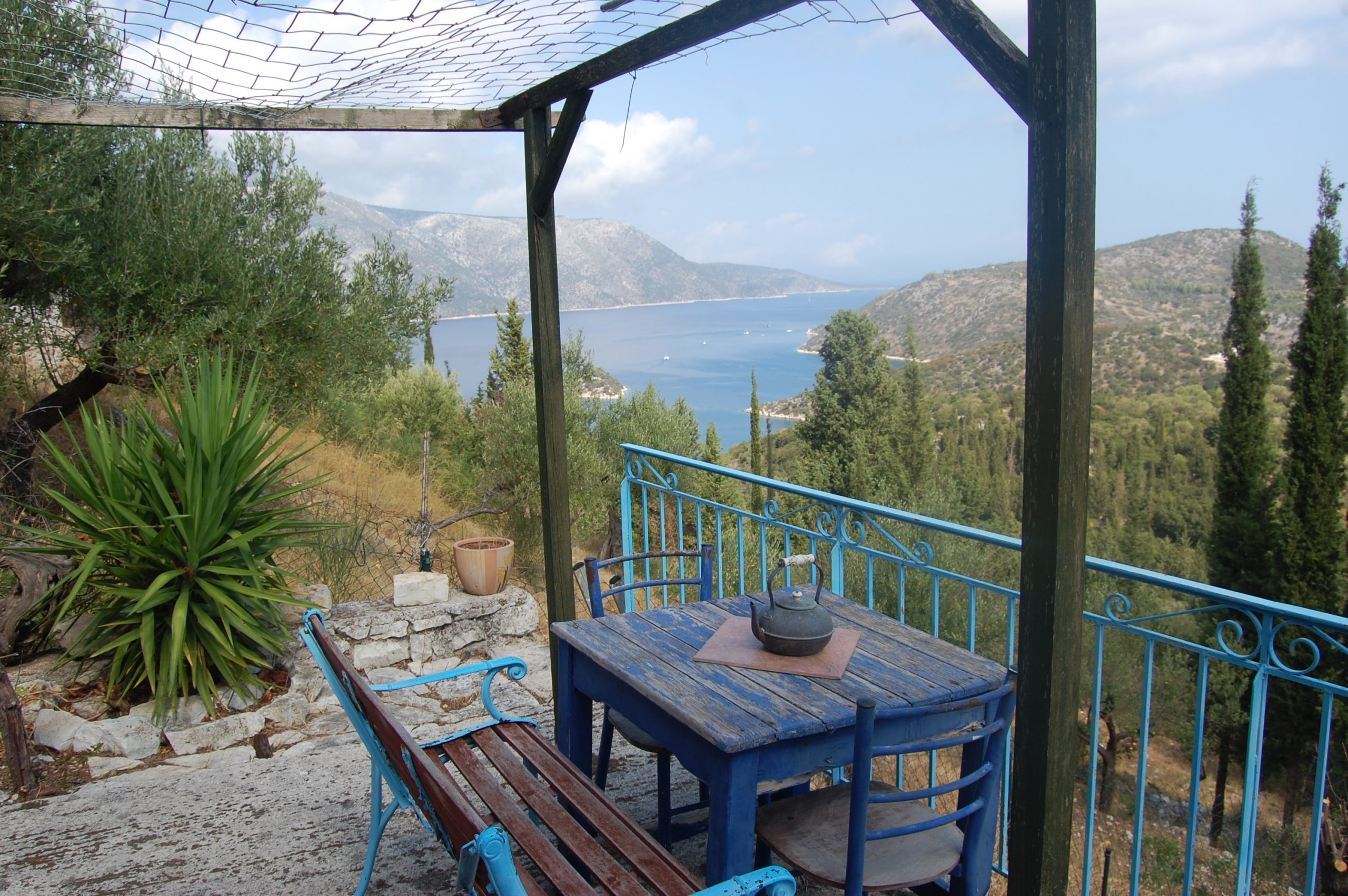 Βεράντα και θέα στη θάλασσα του σπιτιού προς πώληση στην Ιθάκα Ελλάδα, Βαθύ