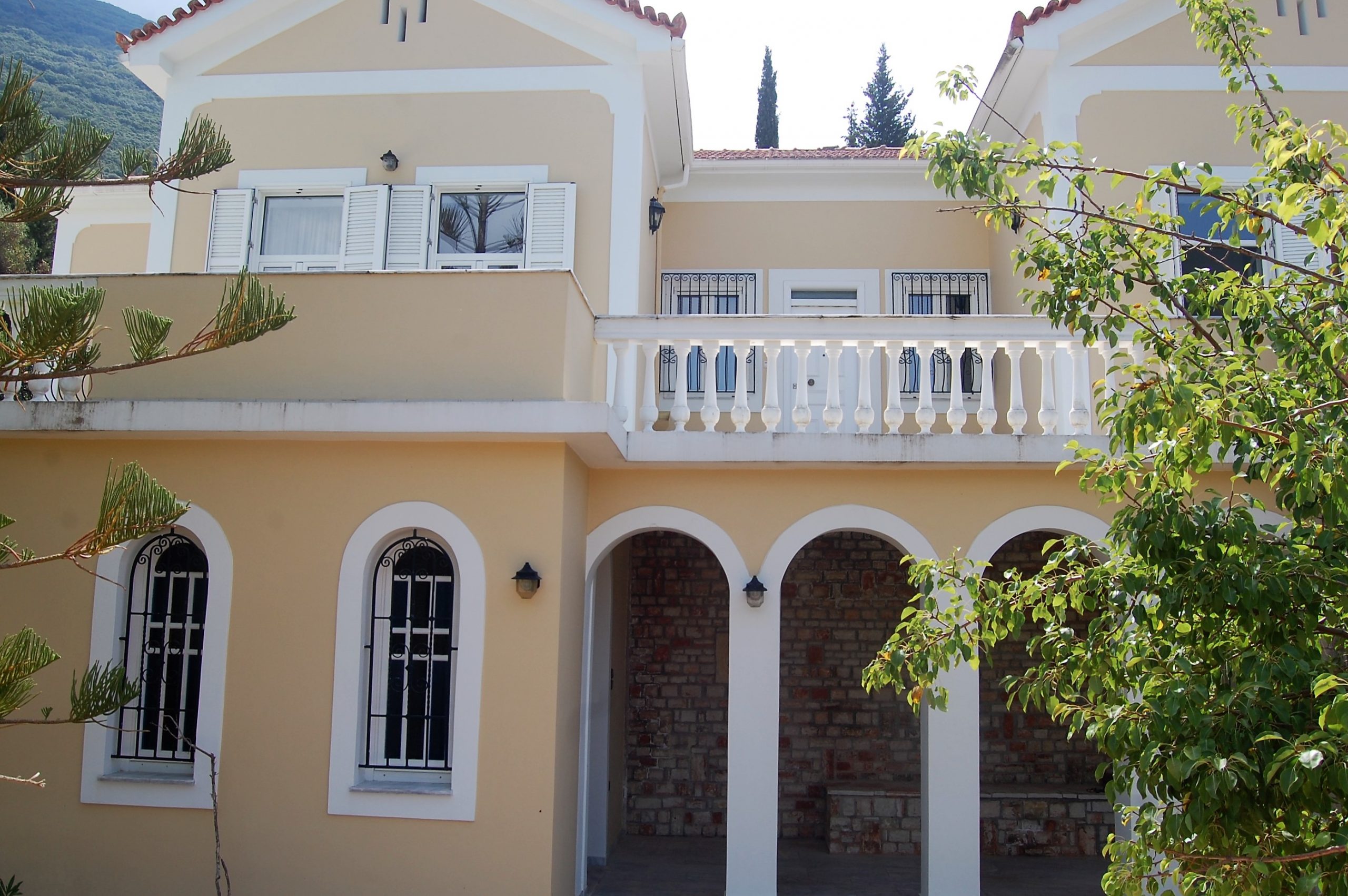 Exterior of house for rent on Ithaca Greece, Brosta Aetos