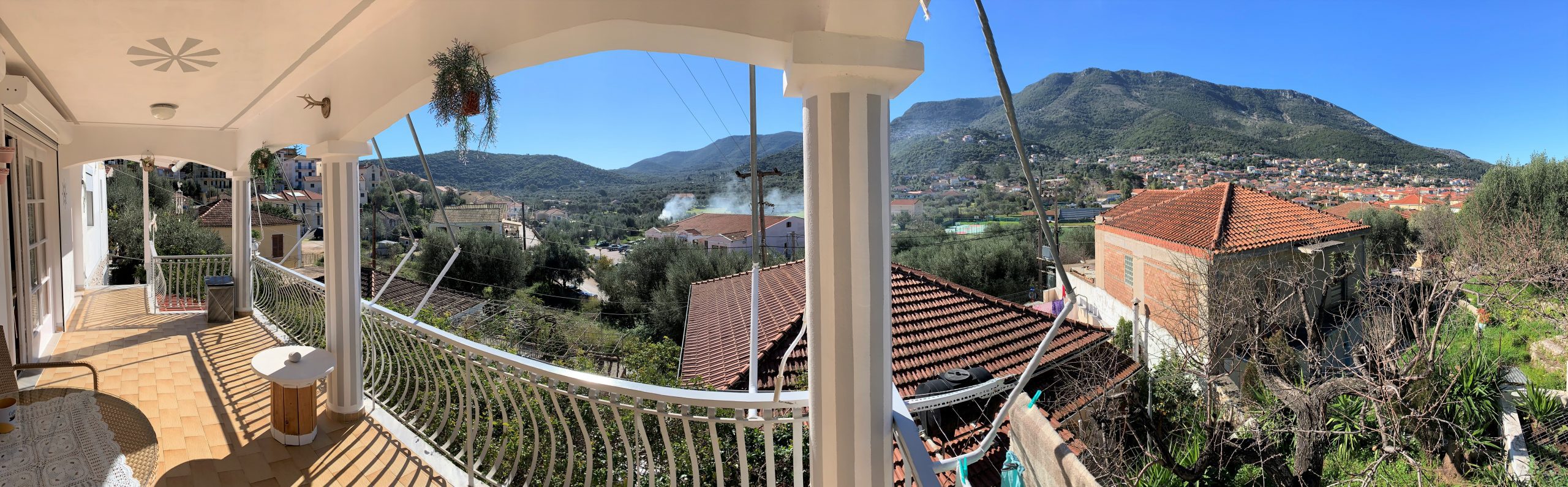 Θέα από μπαλκόνι κατοικίας προς πώληση στην Ιθάκα, Βαθύ
