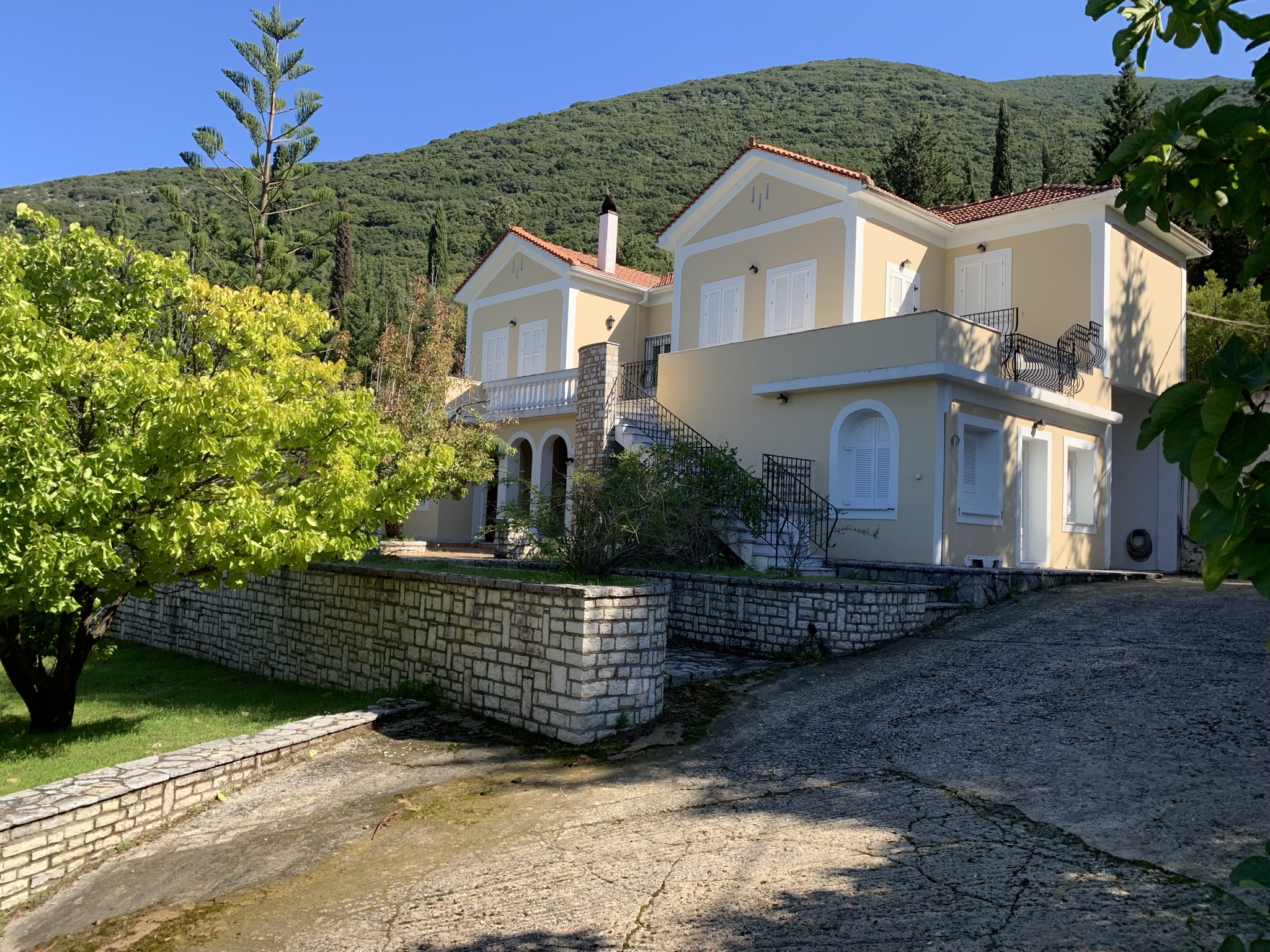 Exterior of house for rent on Ithaca Greece, Brosta Aetos
