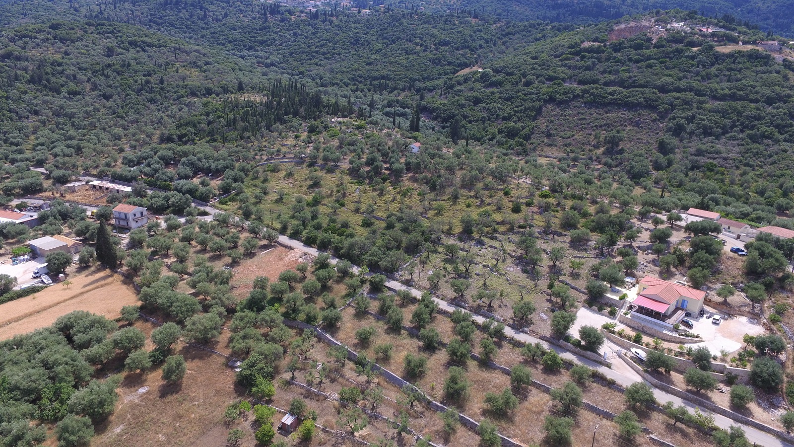 Εναέρια θέα της γης προς πώληση στην Ιθάκα Ελλάδα, Βαθύ