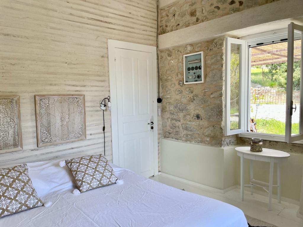 Bedroom of villa for rent on Ithaca Greece, Lahos