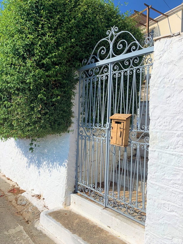 Entrance of house for rent on Ithaca Greece, Lefki