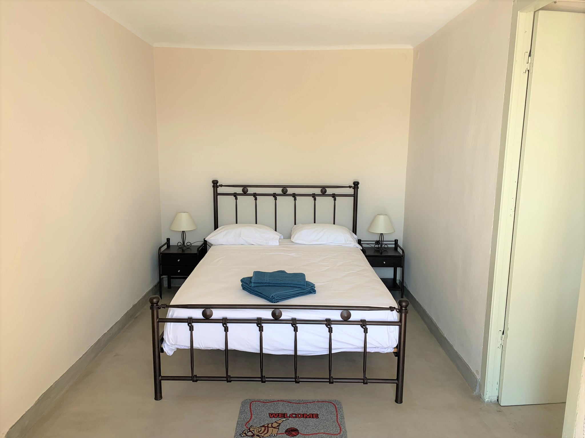 Bedroom of house for rent on Ithaca Greece, Lefki