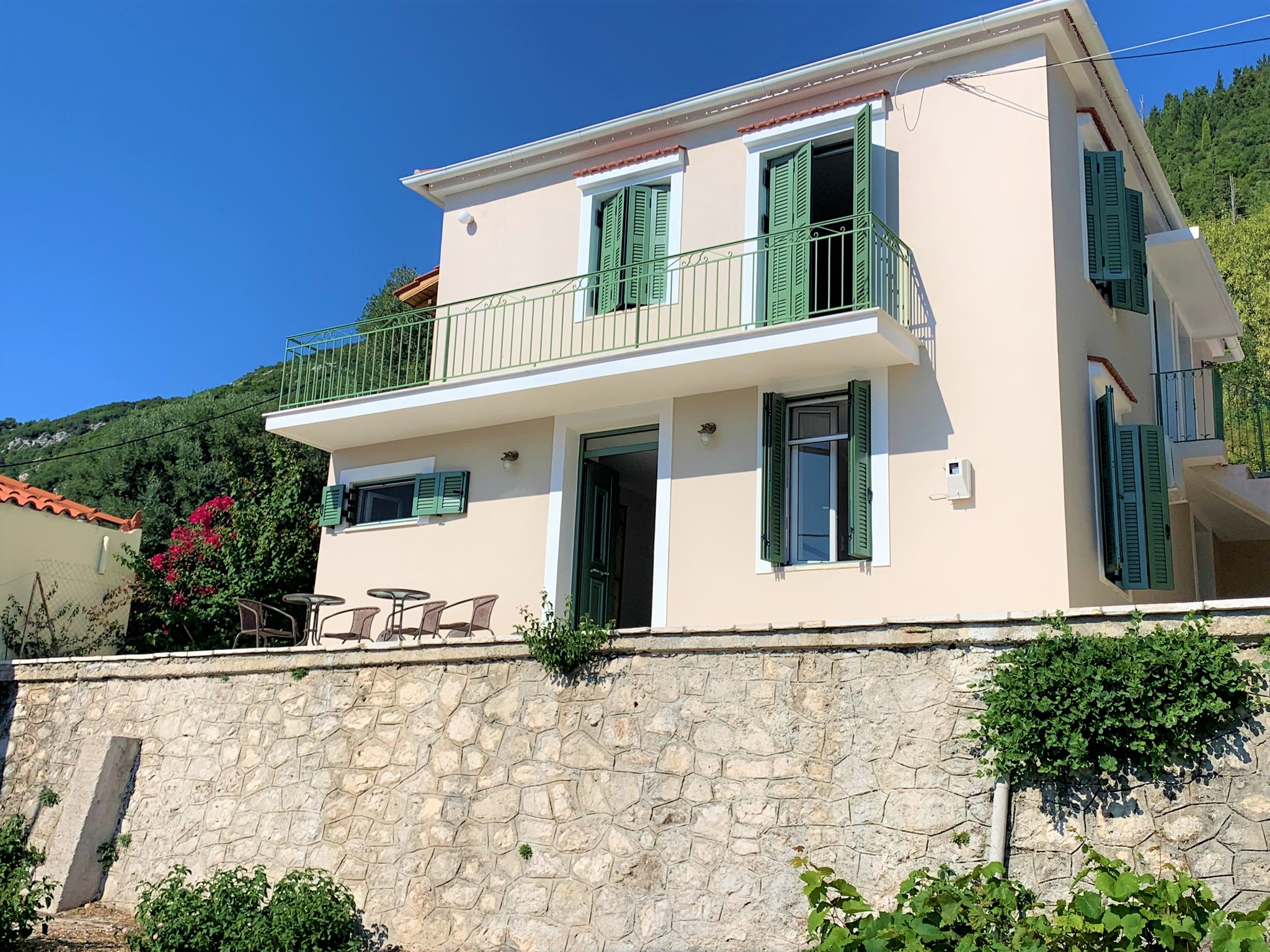 Exterior of house for rent on Ithaca Greece, Lefki
