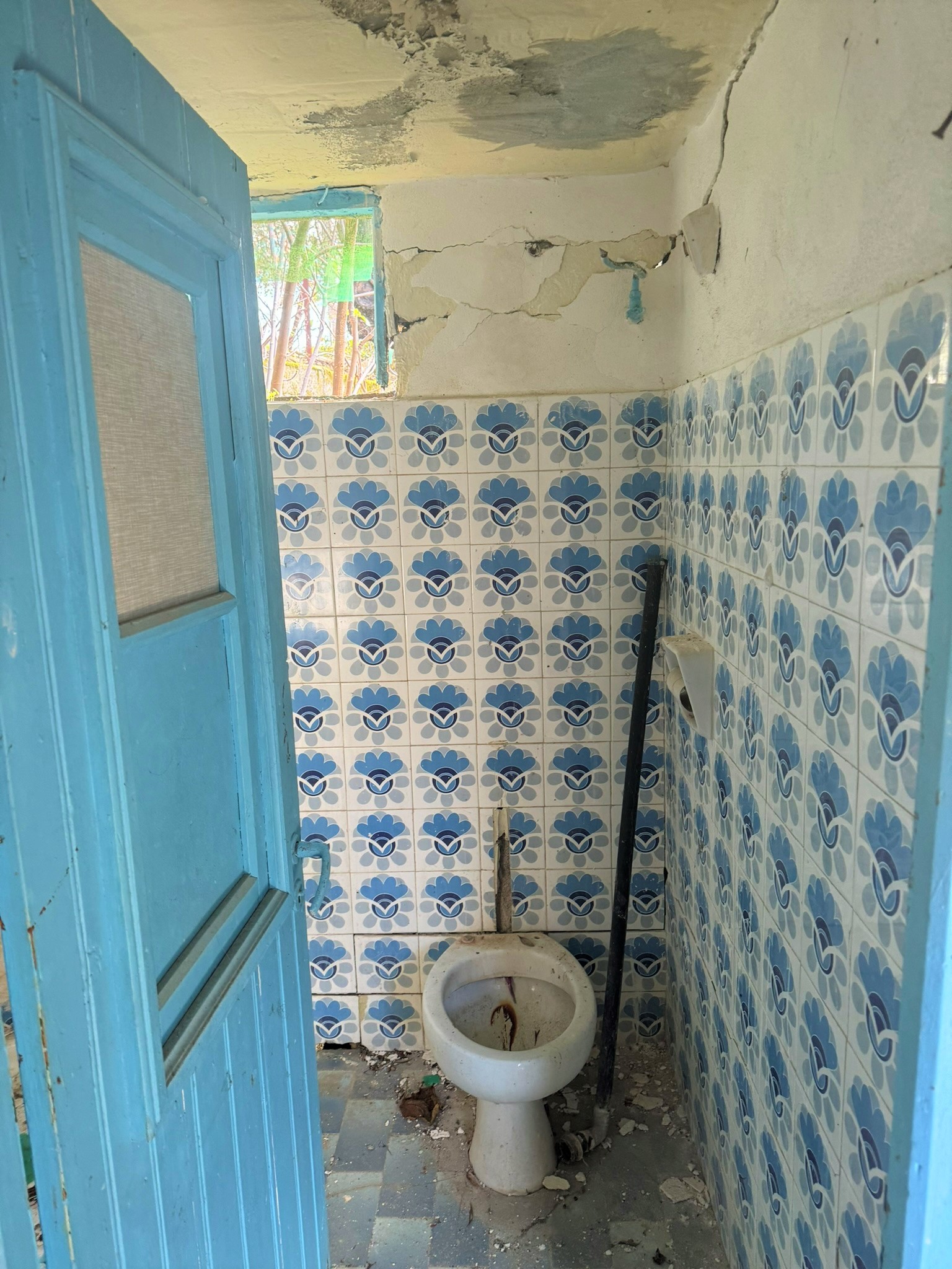 Bathroom of house for sale in Ithaca Greece, Platrithya
