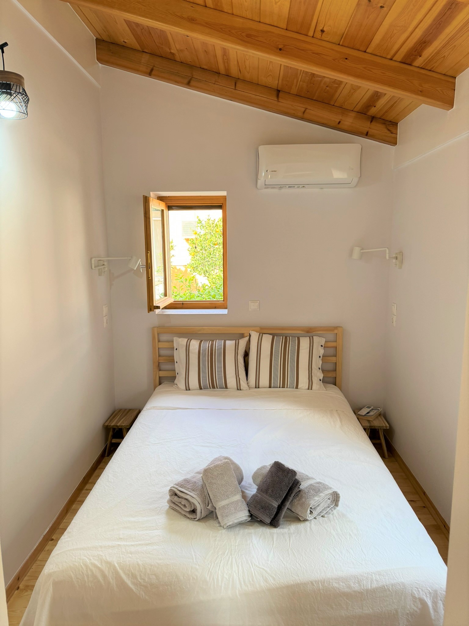 Bedroom of house for rent on Ithaca Greece, Vathi