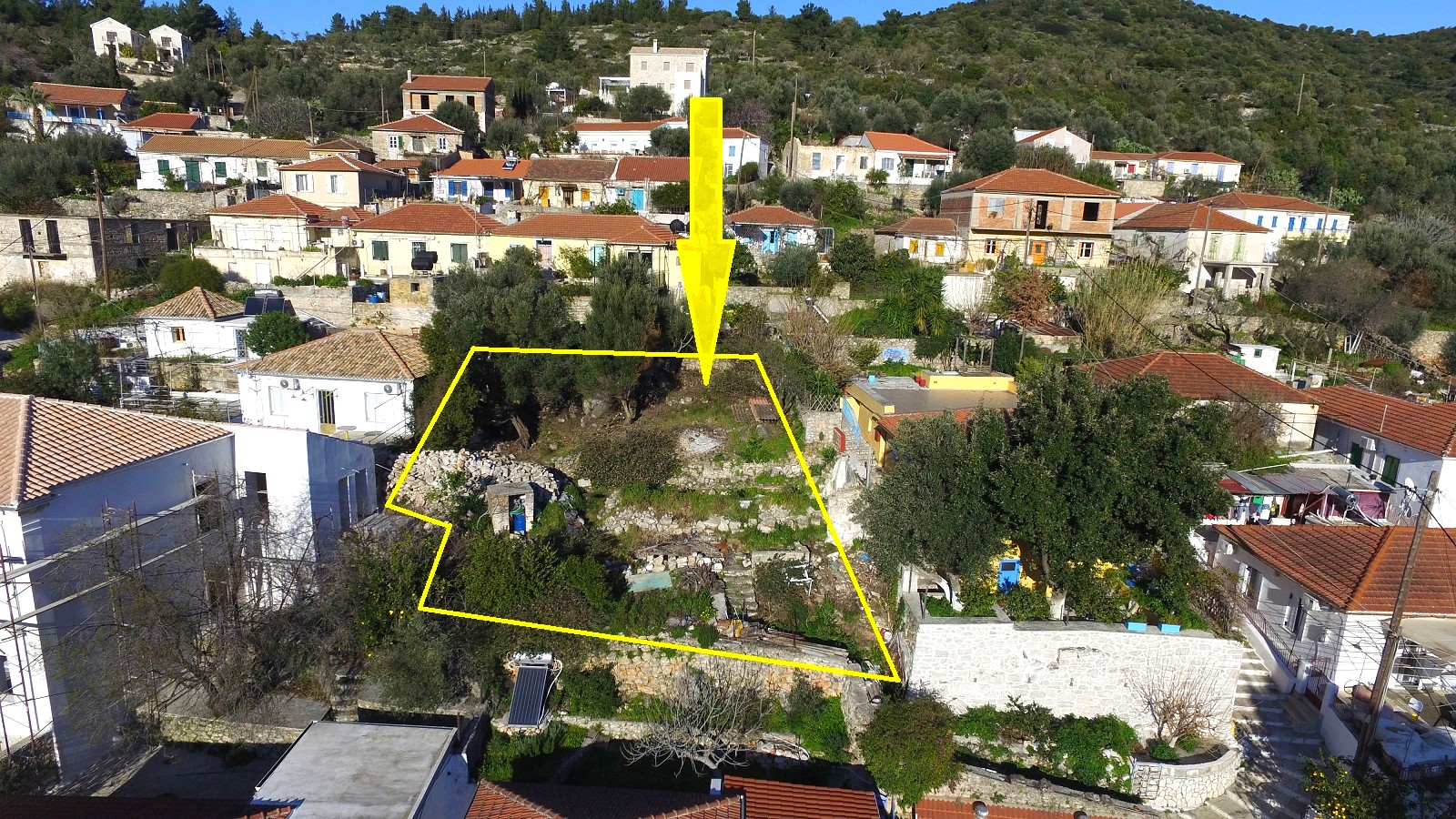 Location and border of land with building license for sale in Ithaca Greece, Vathi