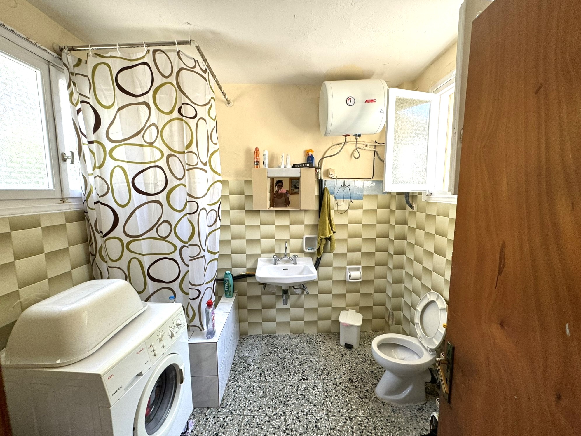 Bathroom of house for sale in Ithaca Greece Vathi