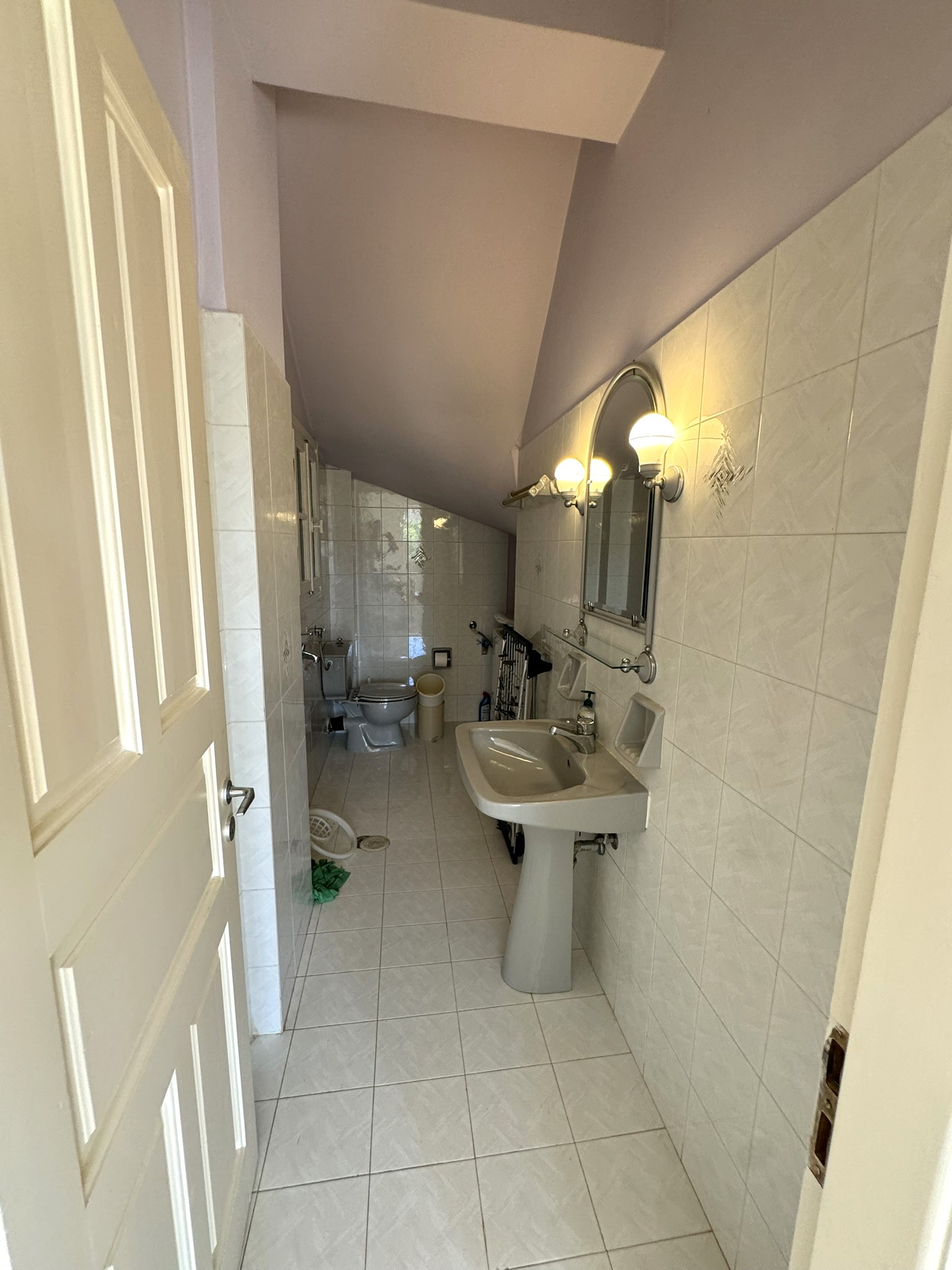 Ground floor bathroom of house for sale in Ithaca Greece Vathi