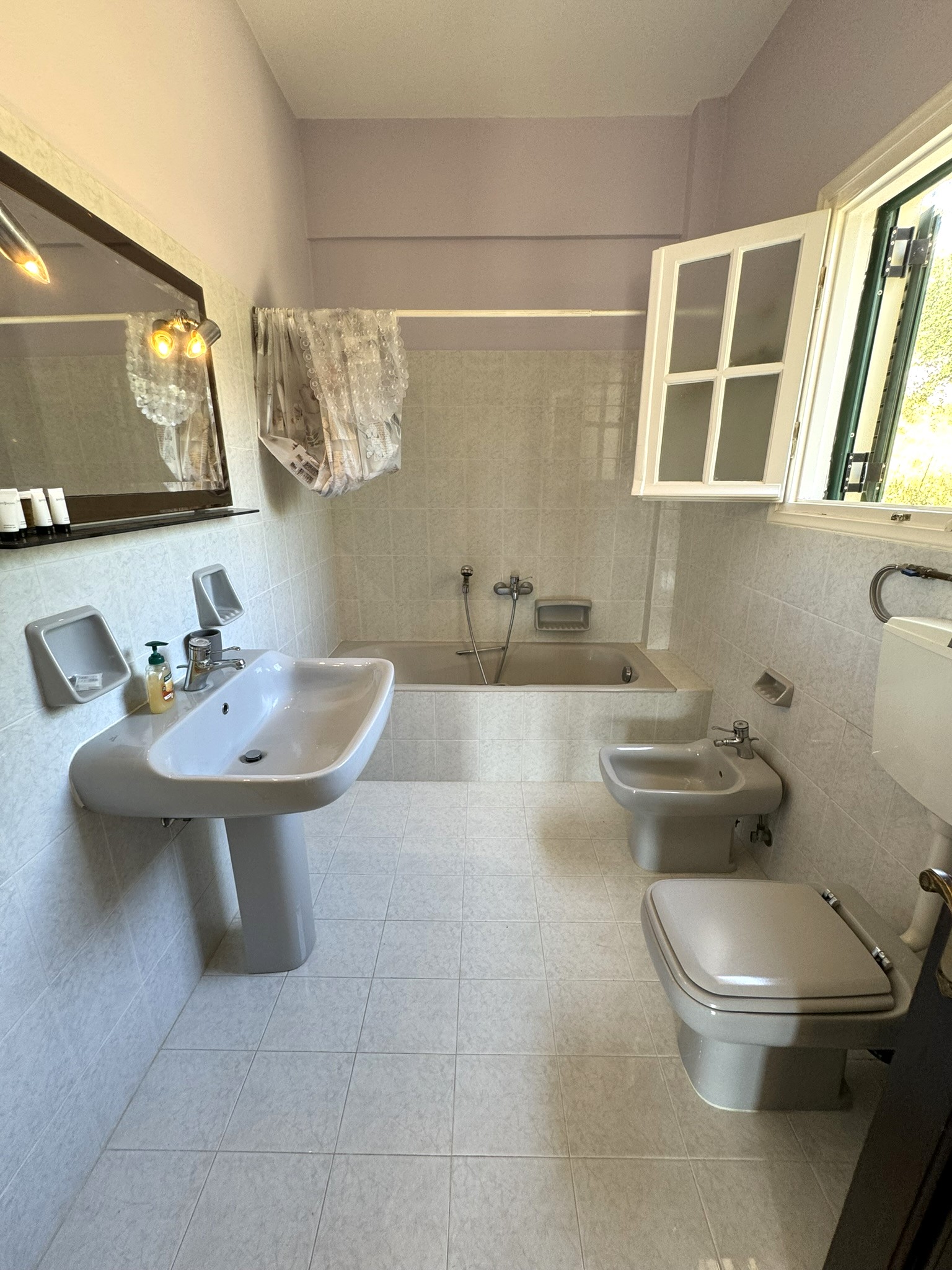 First floor bathroom of house for sale in Ithaca Greece Vathi