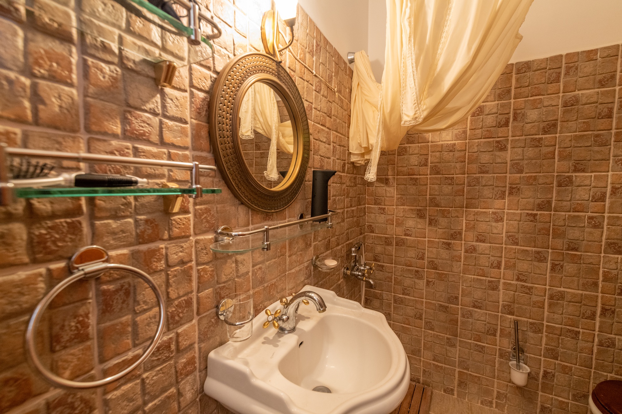 Bathroom of house for rent in Ithaca Greece, Pilikata