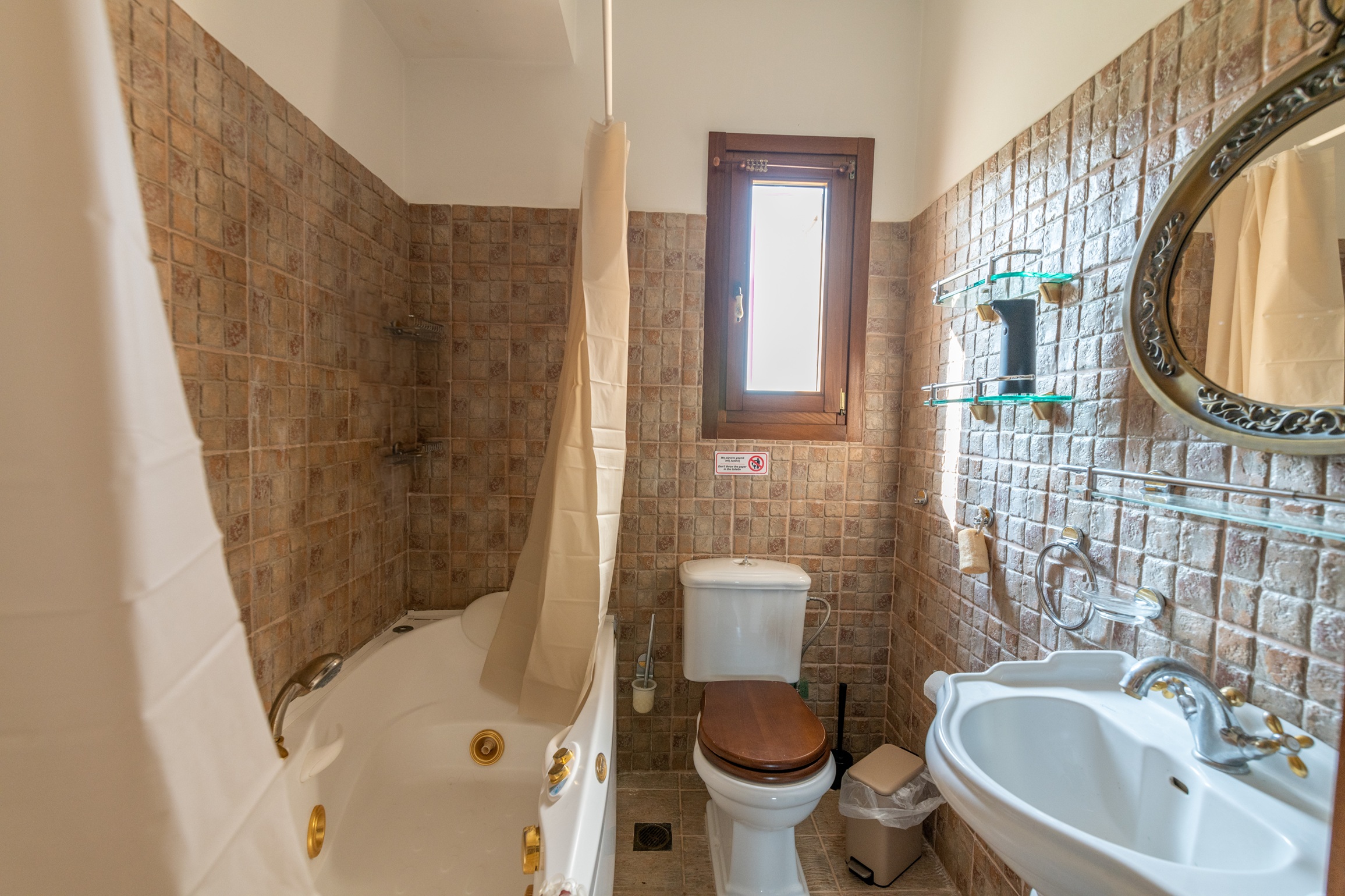 Jacuzzi bathtub of house for rent in Ithaca Greece, Pilikata