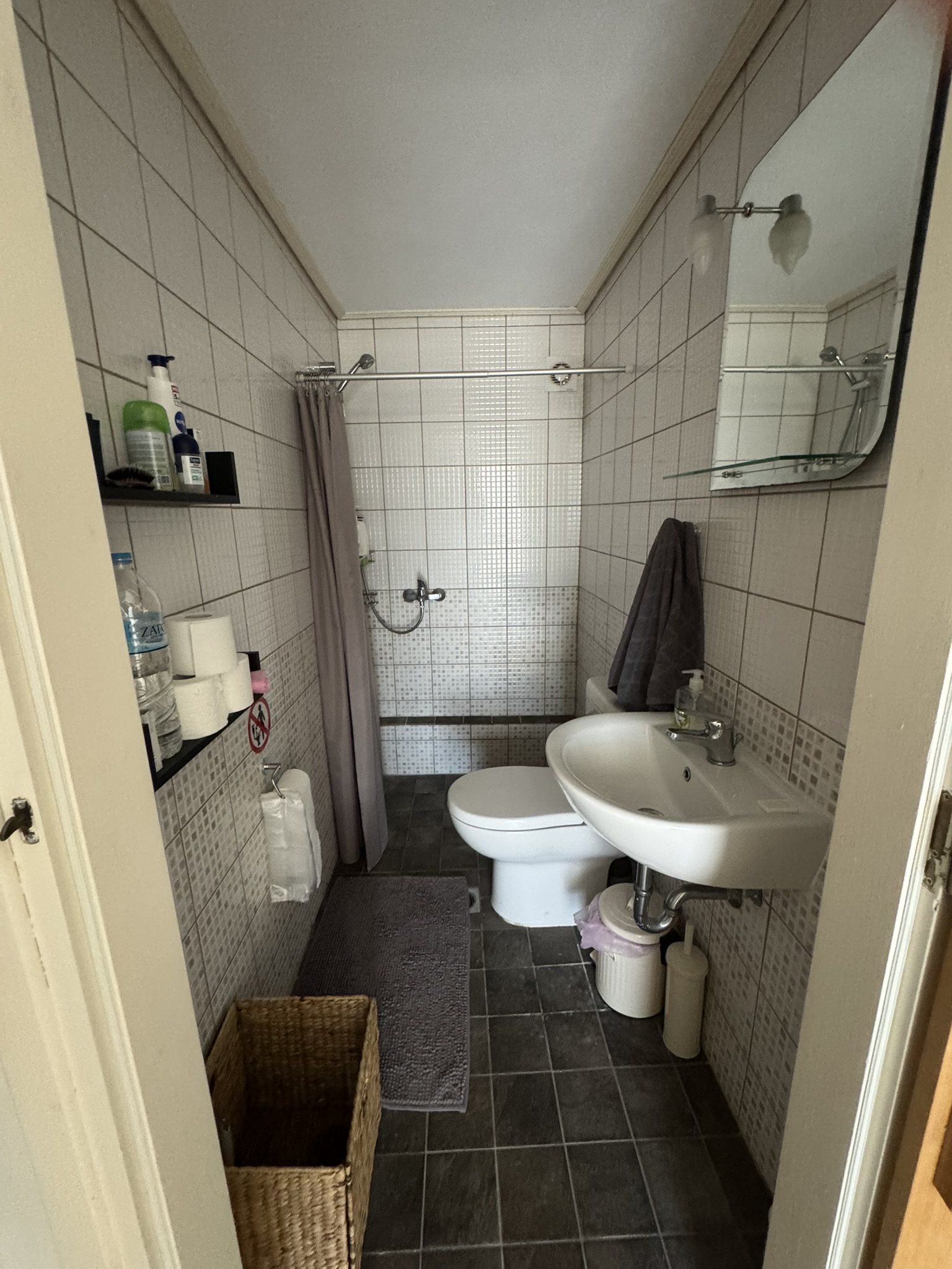 En-suite bathroom of house for sale in Ithaca Greece, Anoghi