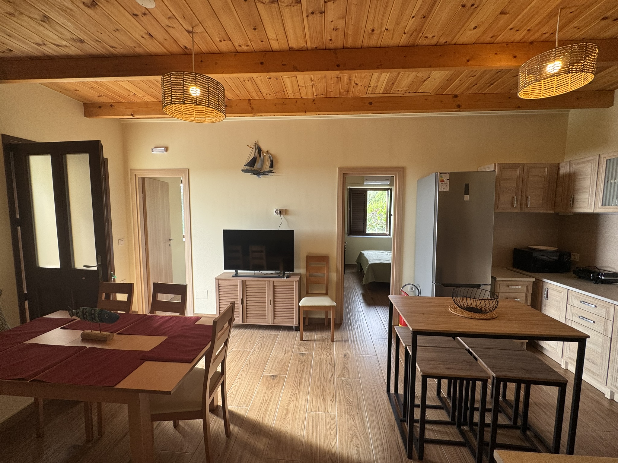 Kitchen and dining area of house for rent in Ithaca Greece, Anoghi