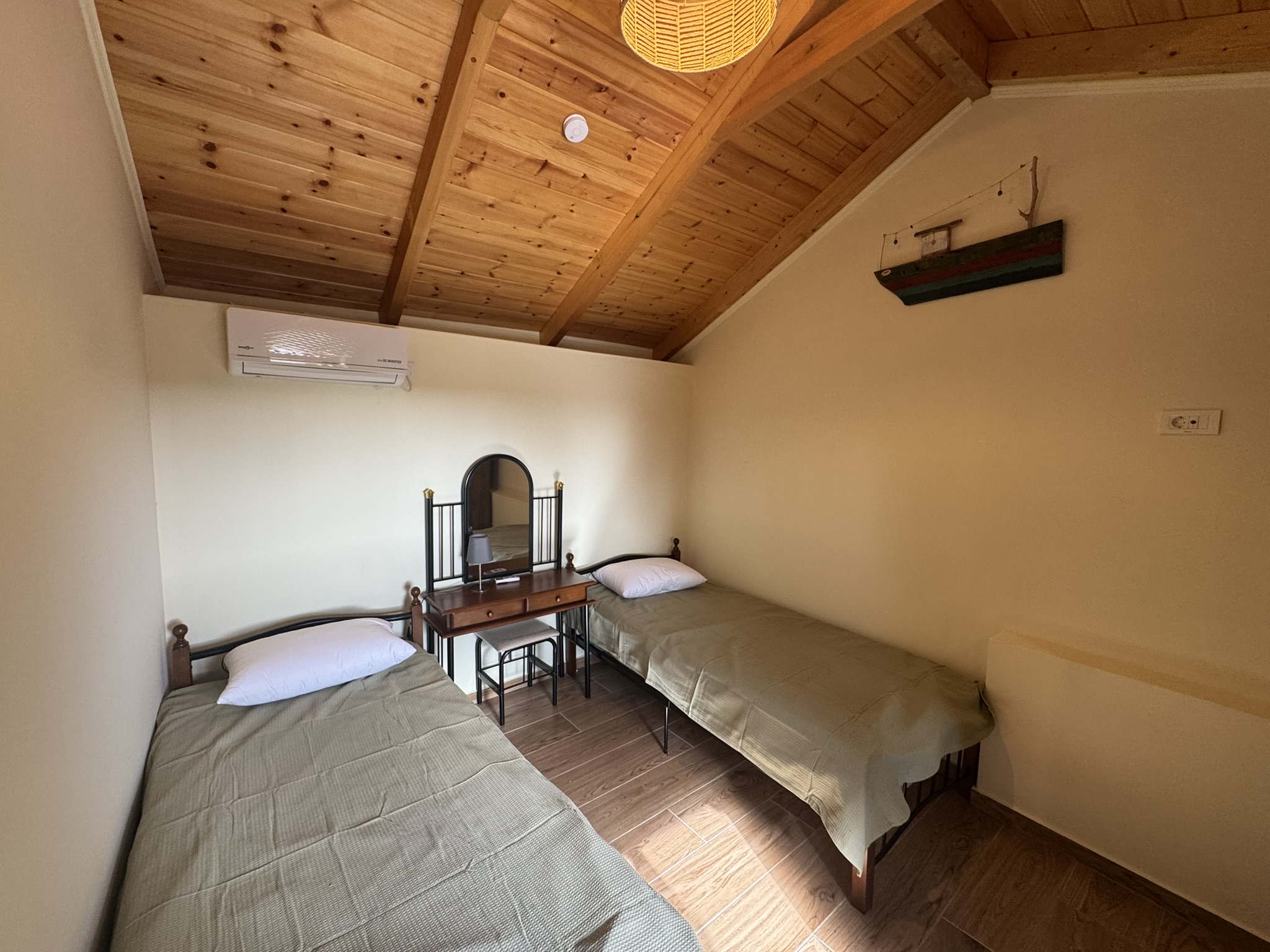 Twin bedroom of house for rent in Ithaca Greece, Anoghi