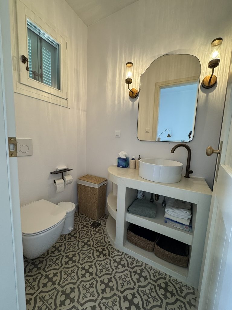 En-suite bathroom 2 of house renovated with project management in Ithaca Greece Vathi