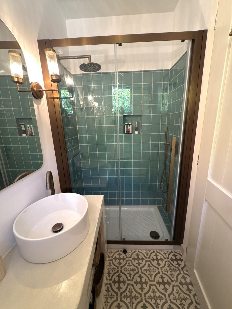En-suite bathroom 2 of house renovated with project management in Ithaca Greece Vathi