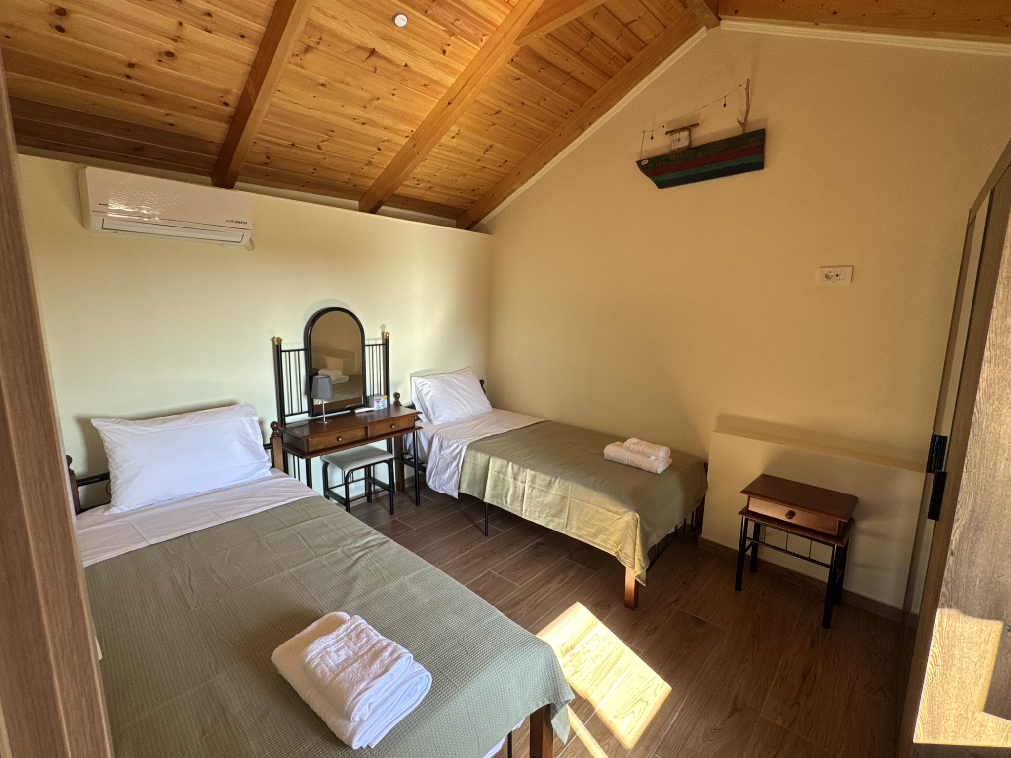 Twin bedroom of house for rent in Ithaca Greece, Anoghi